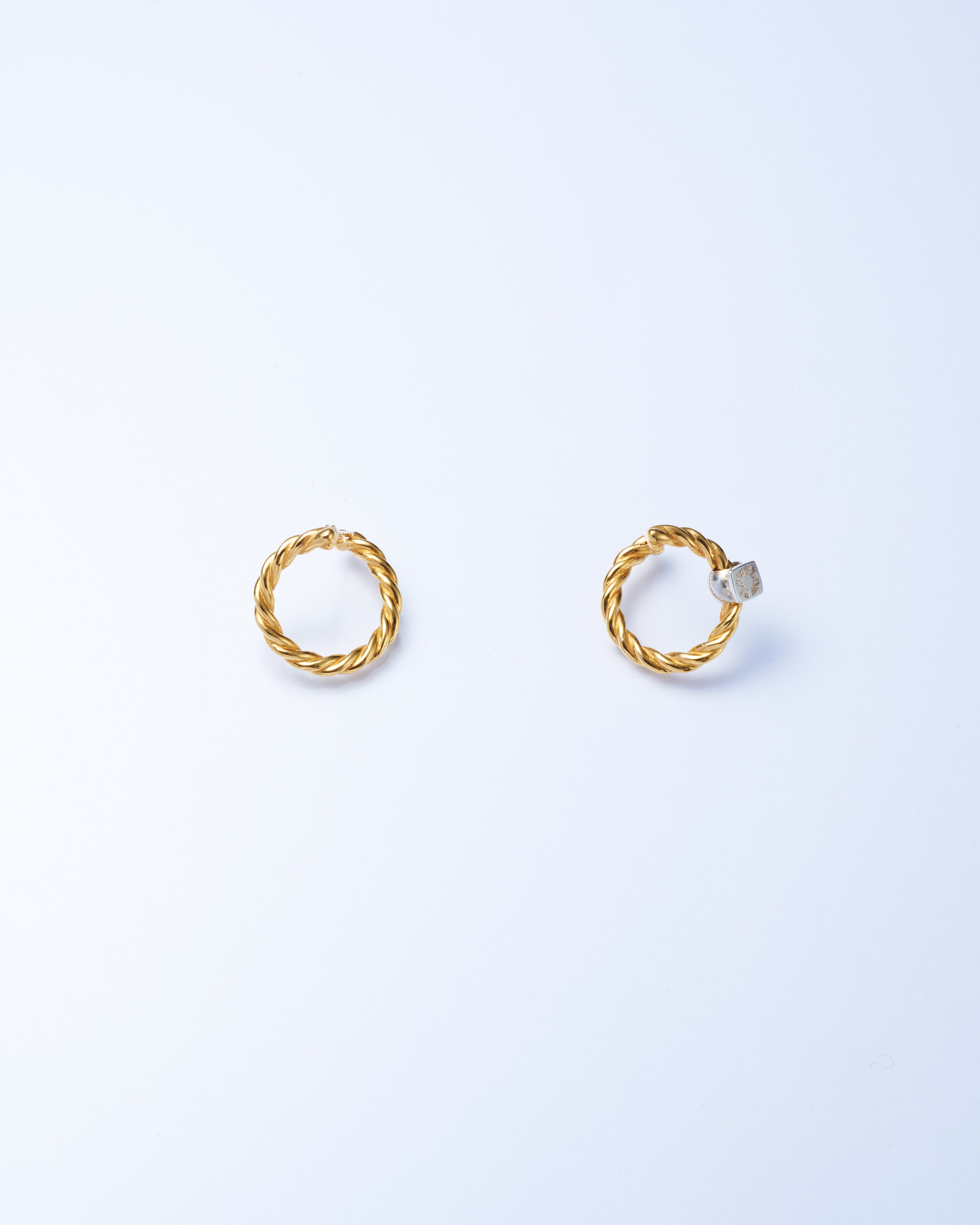 Wreath Pierce Small -Gold-