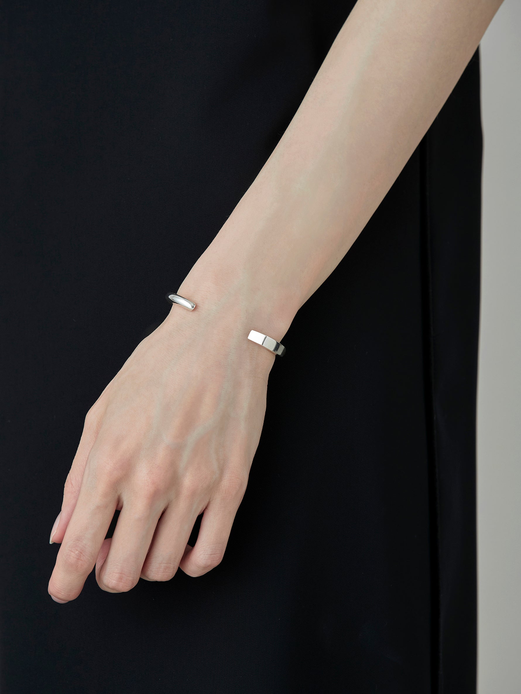 Calla Lily Bangle - Silver -