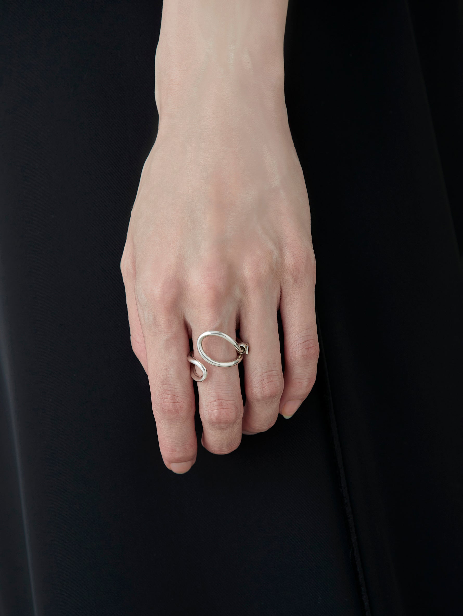 Wave Ring -Hug- Silver