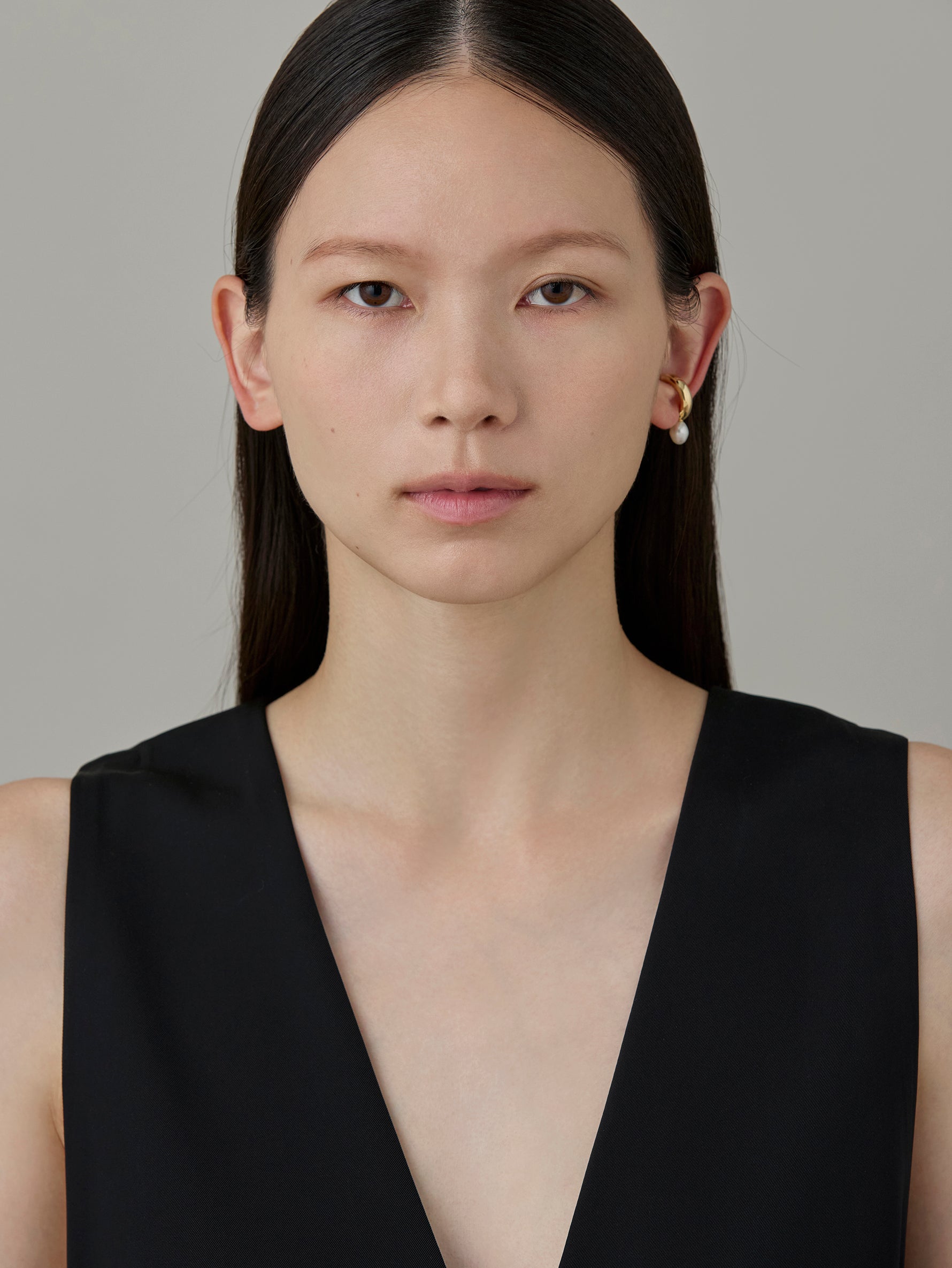 Sunny C Pearl Earcuff -Gold-