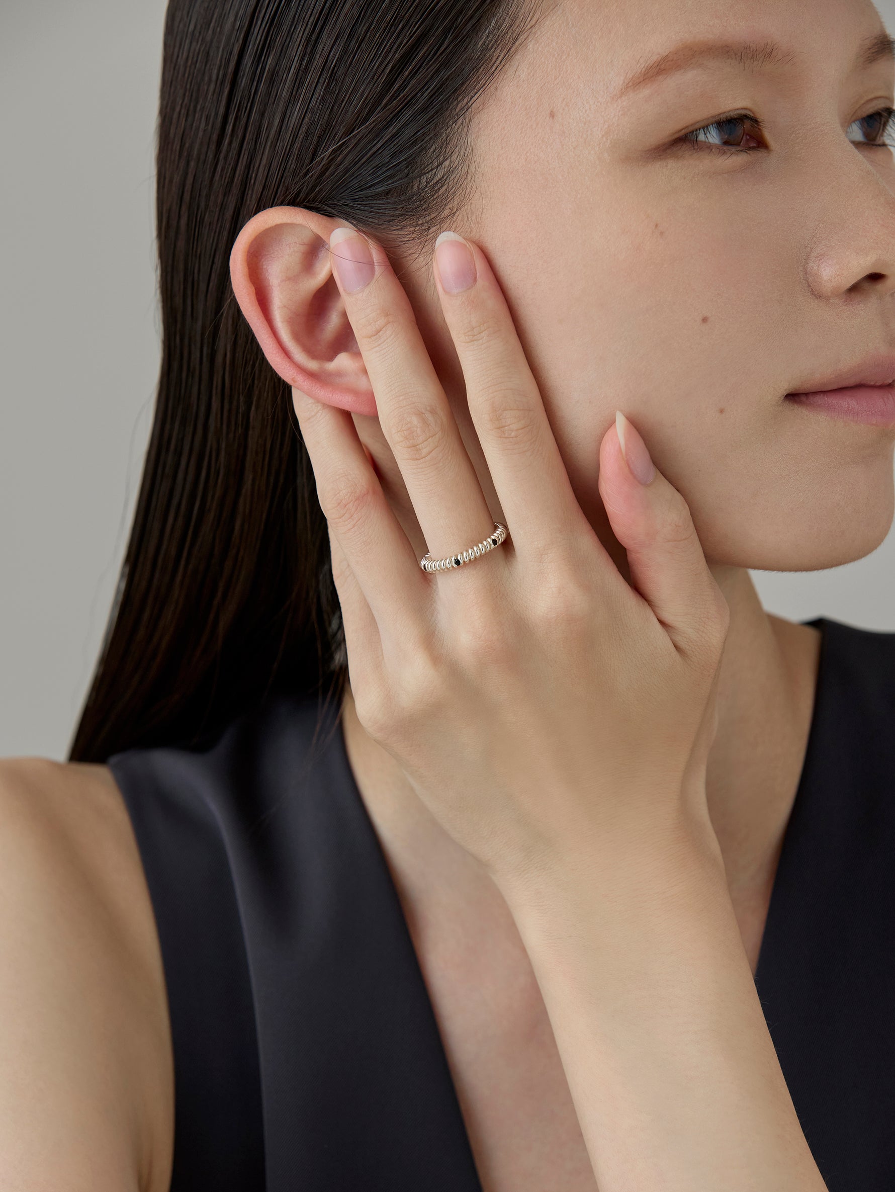 Spring 6 Stone Ring Onyx -Silver-