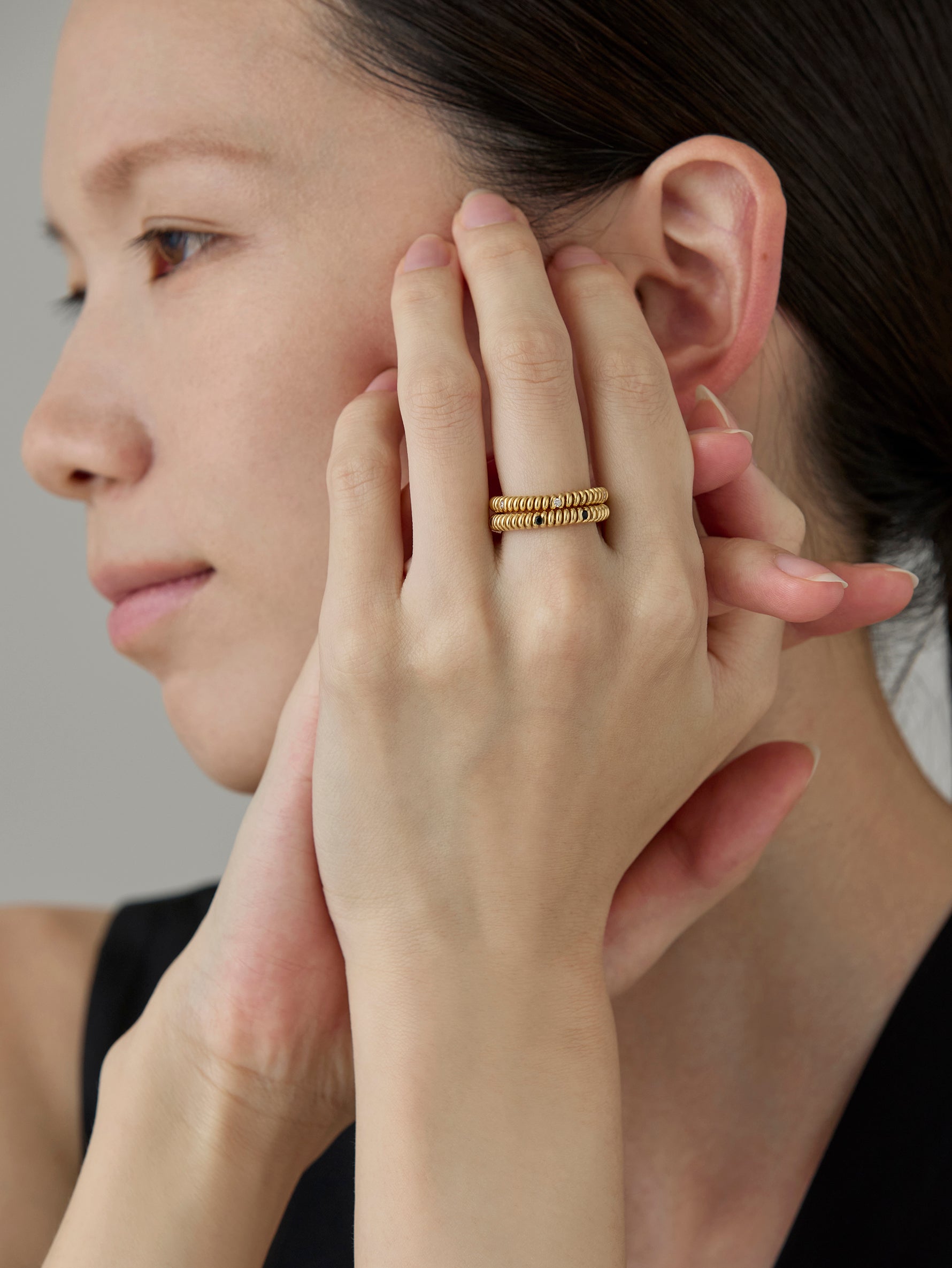 Spring 6 Stone Ring Onyx -Gold-