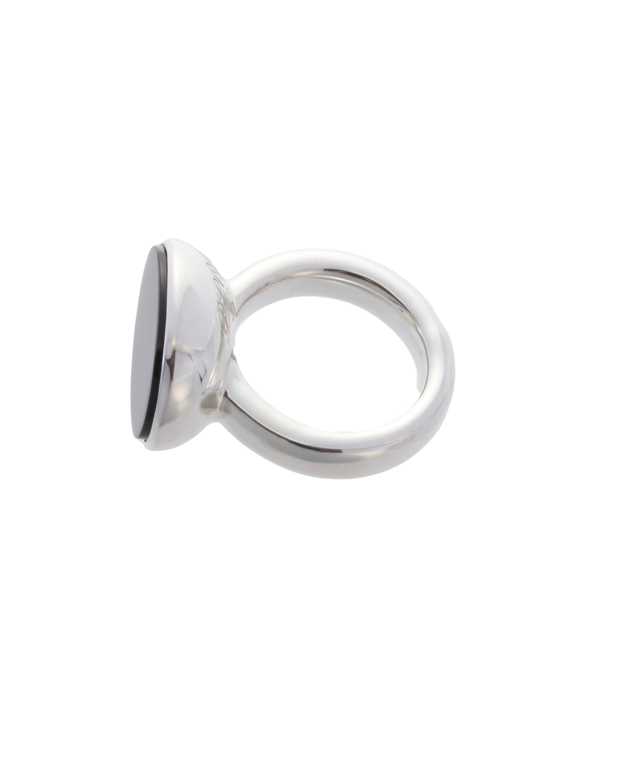 Flat Ring Black Shell