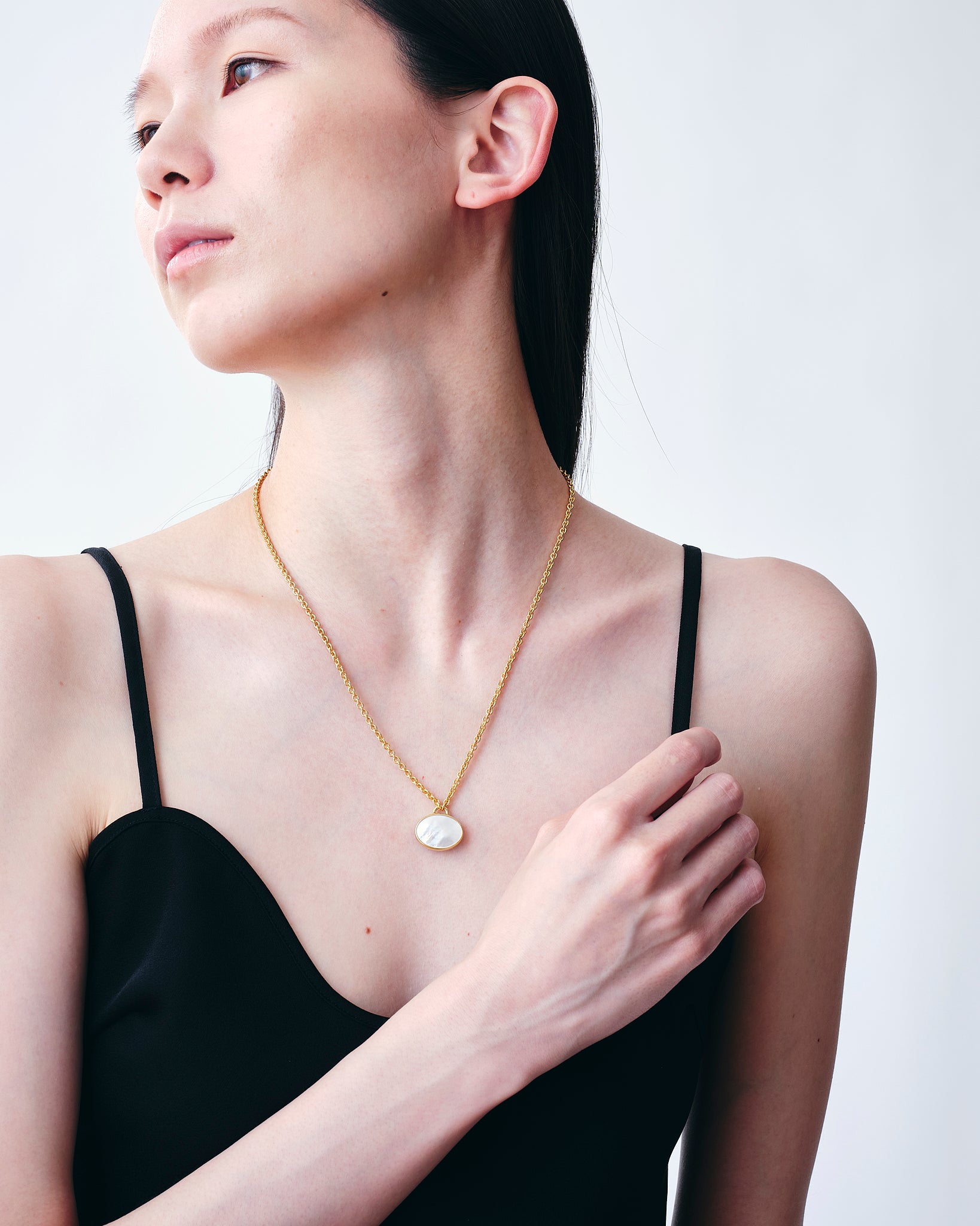 White Shell × Lapis Oval Necklace -Gold-