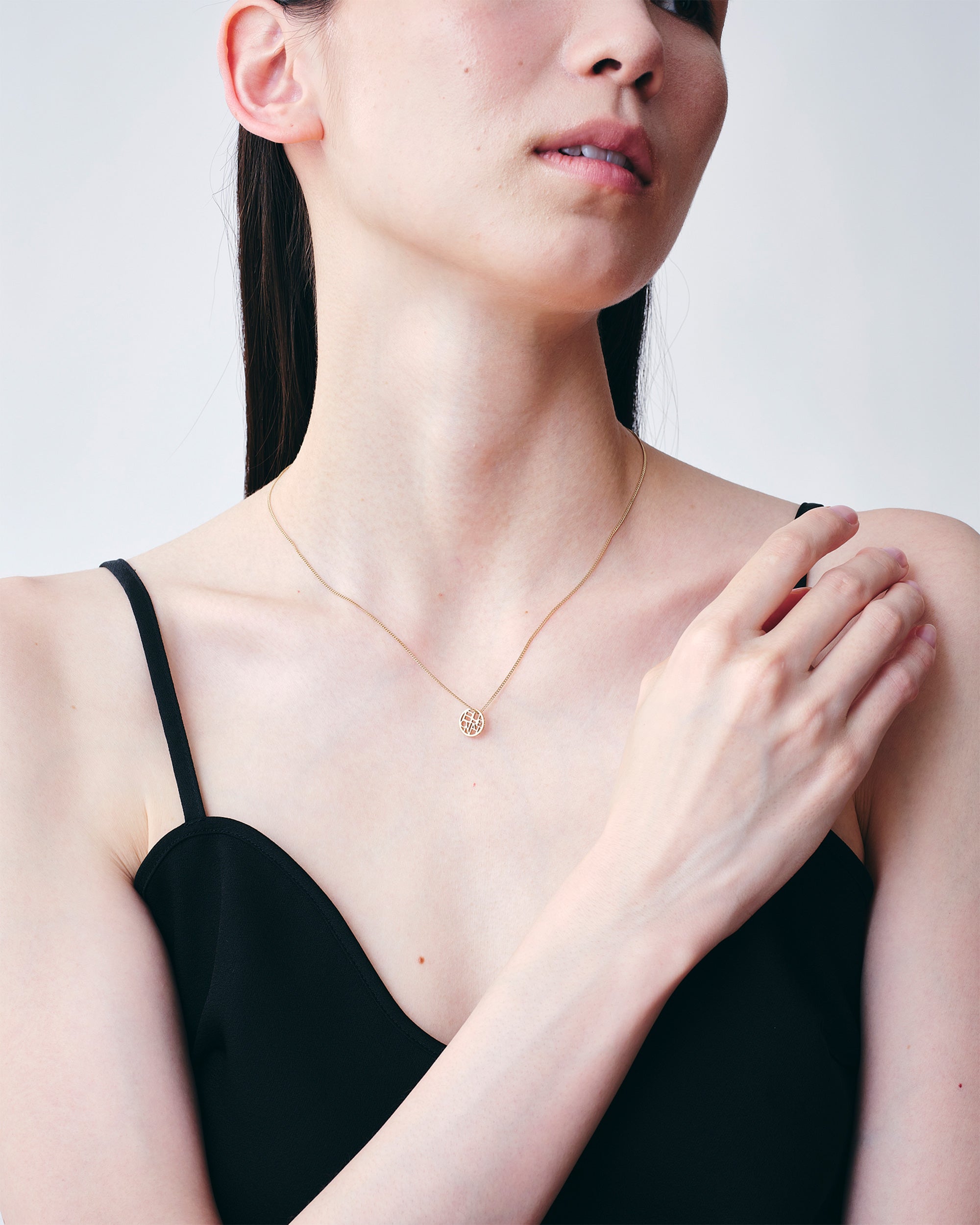 Necklace -Lettering Circle Top-