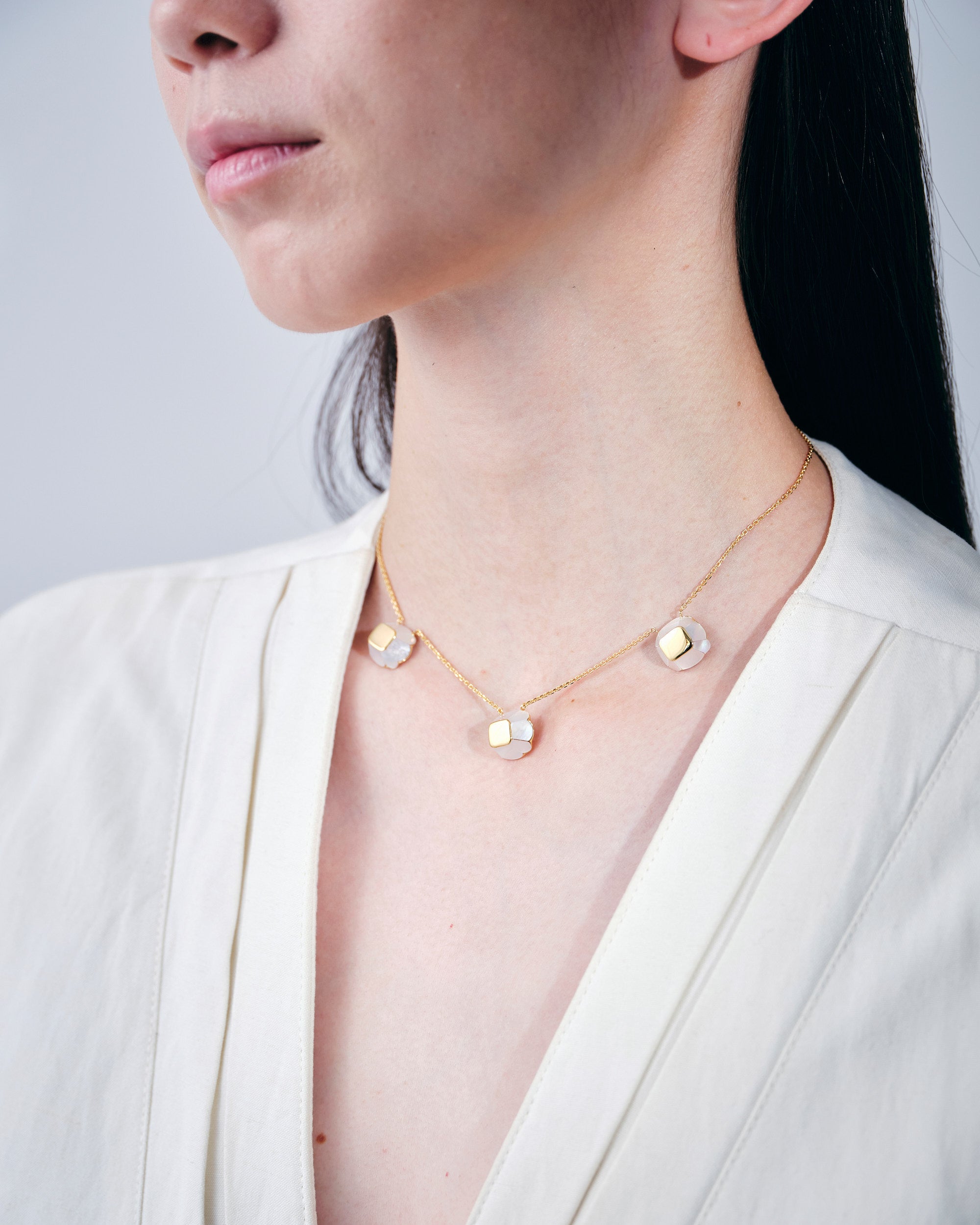 3 Chamomile Necklace -Gold-