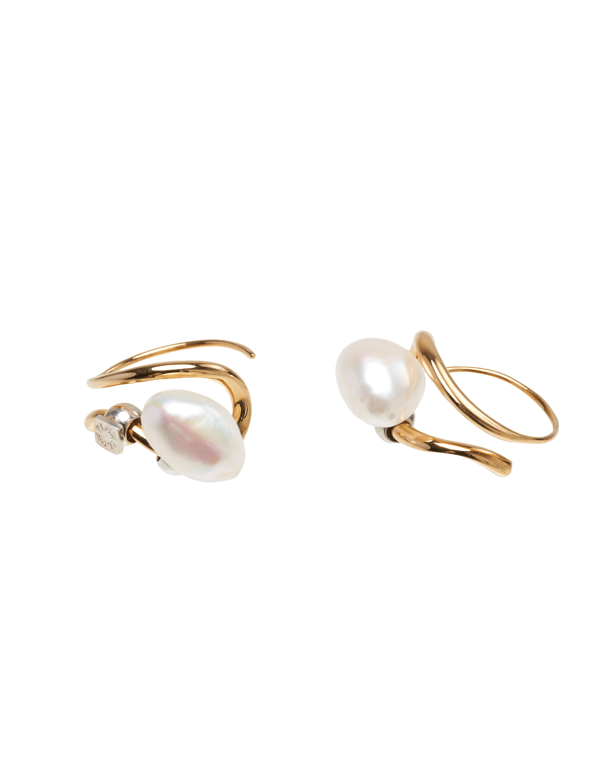 Wave Pierces Calm -Gold-