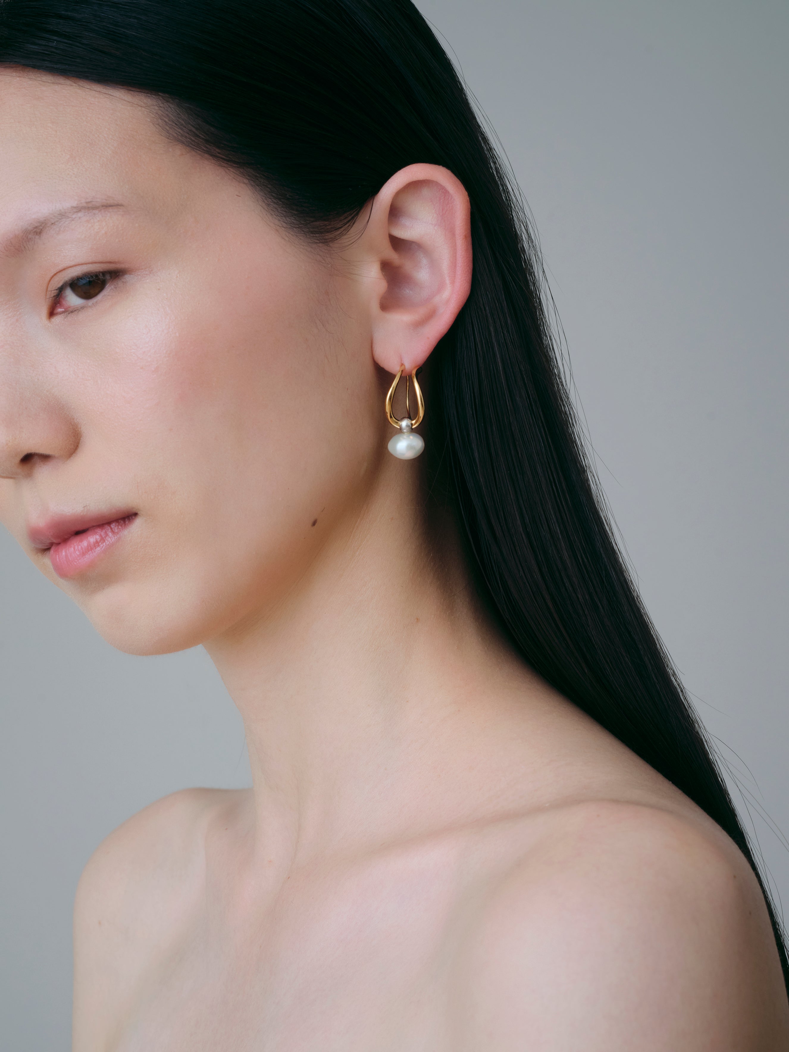 Wave Pierces Calm -Gold-