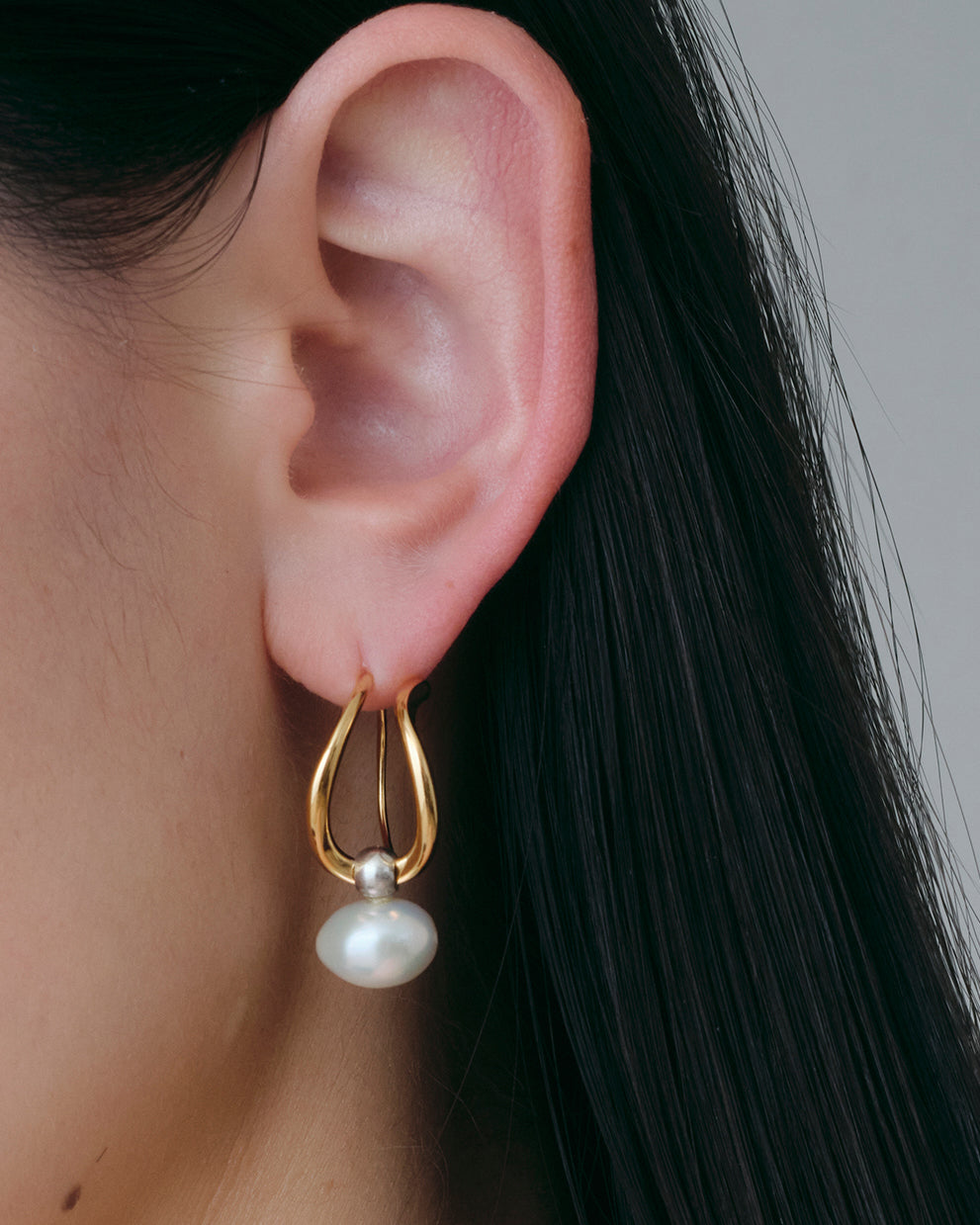 Wave Pierces Calm -Gold-