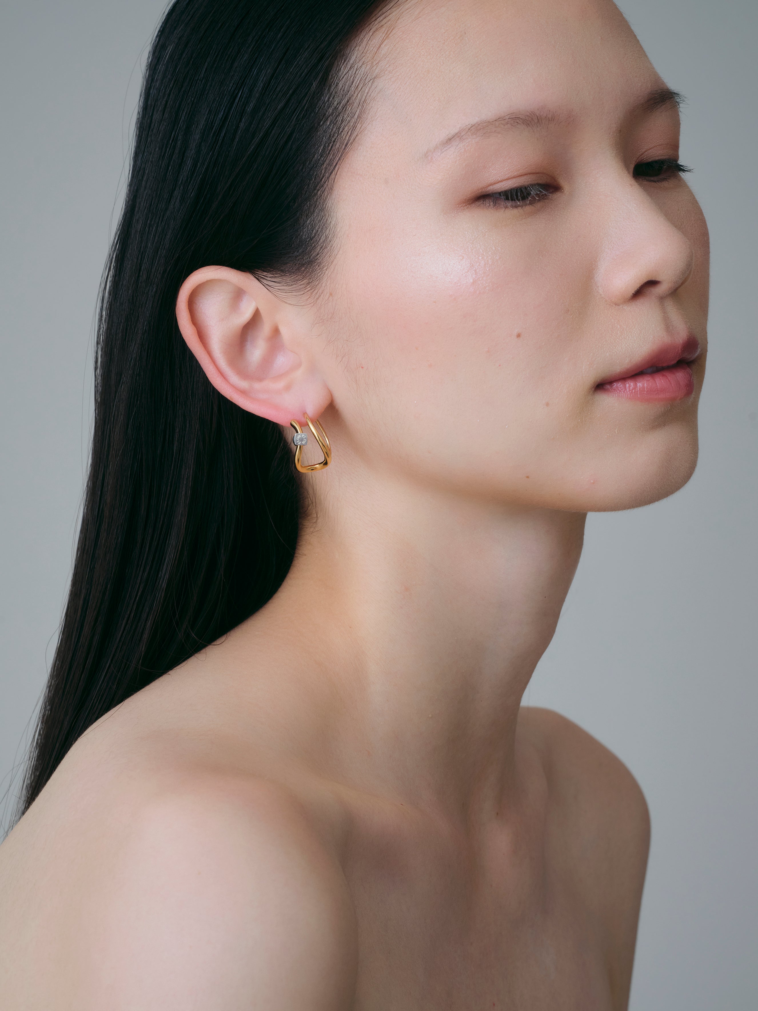 Wave Pierces Calm -Gold-