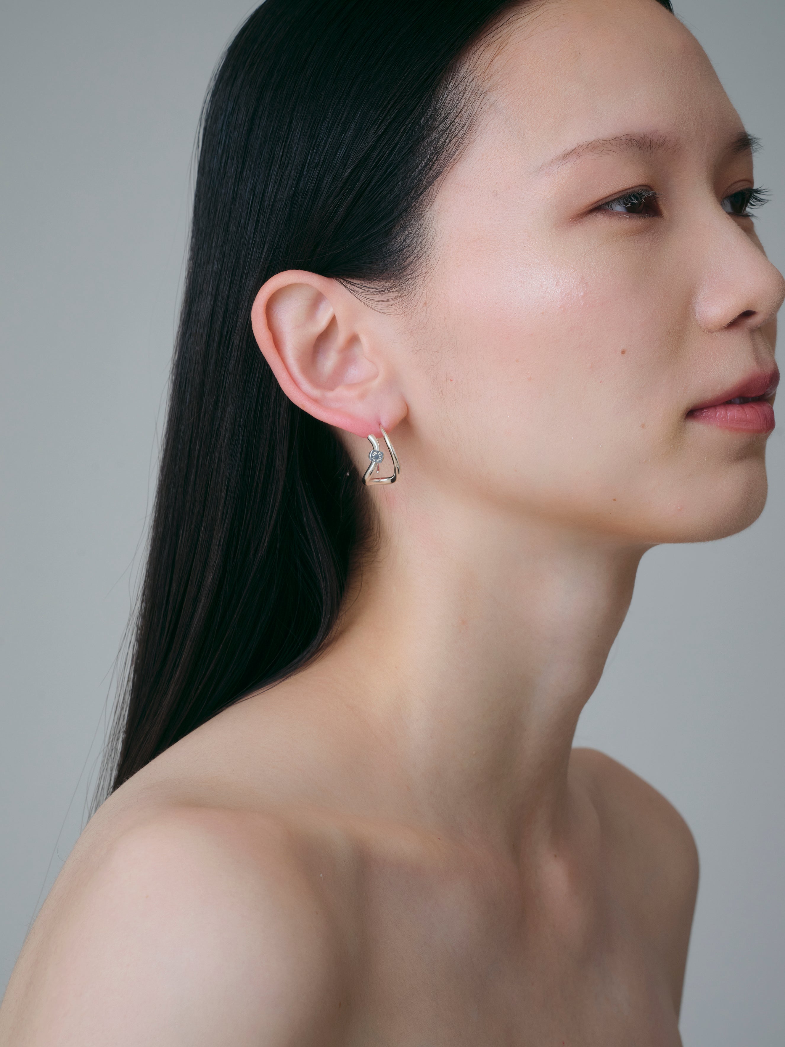 Wave Pierces Calm -Silver-