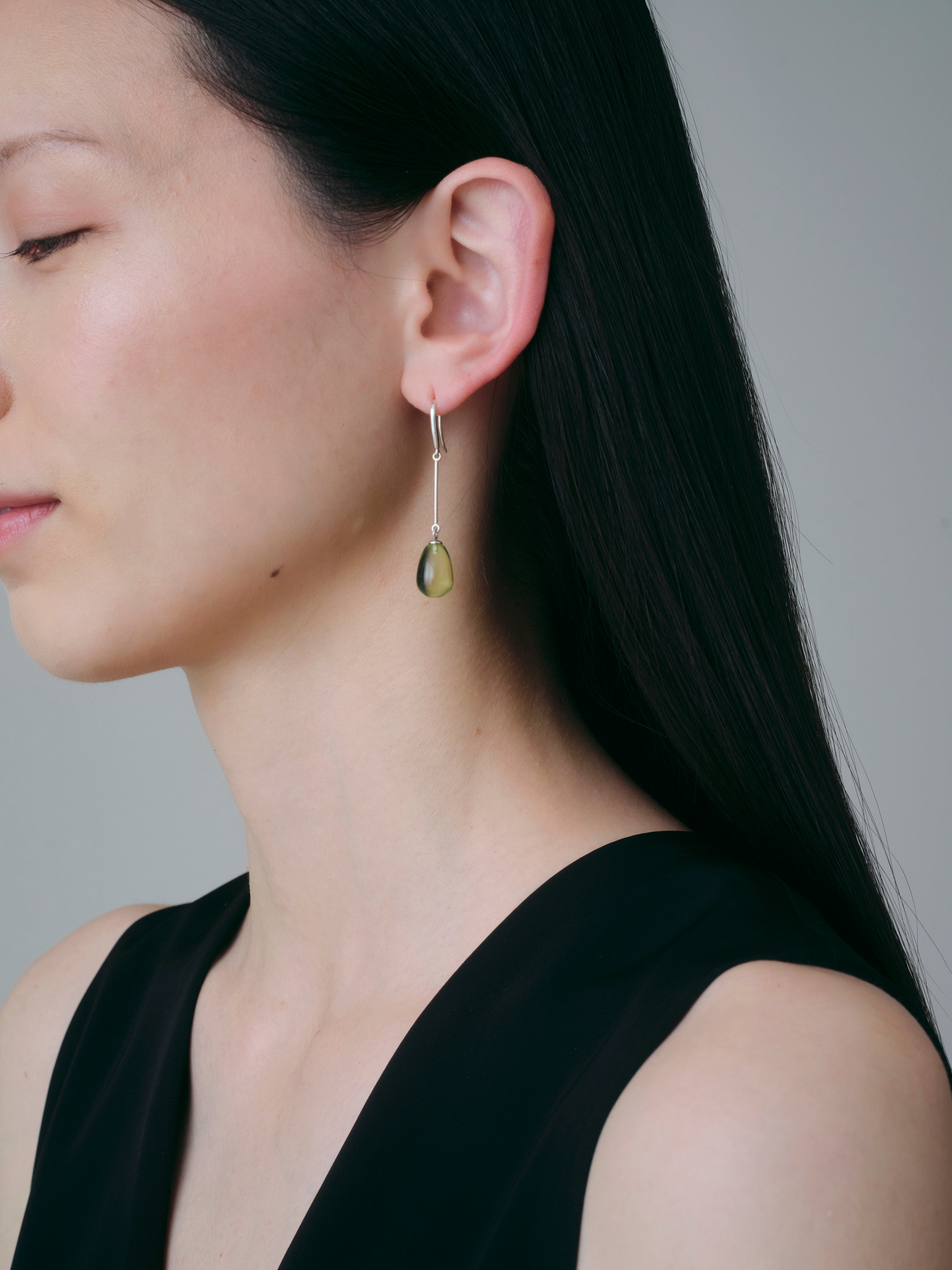 Drop Line Pierces -Amber Silver-