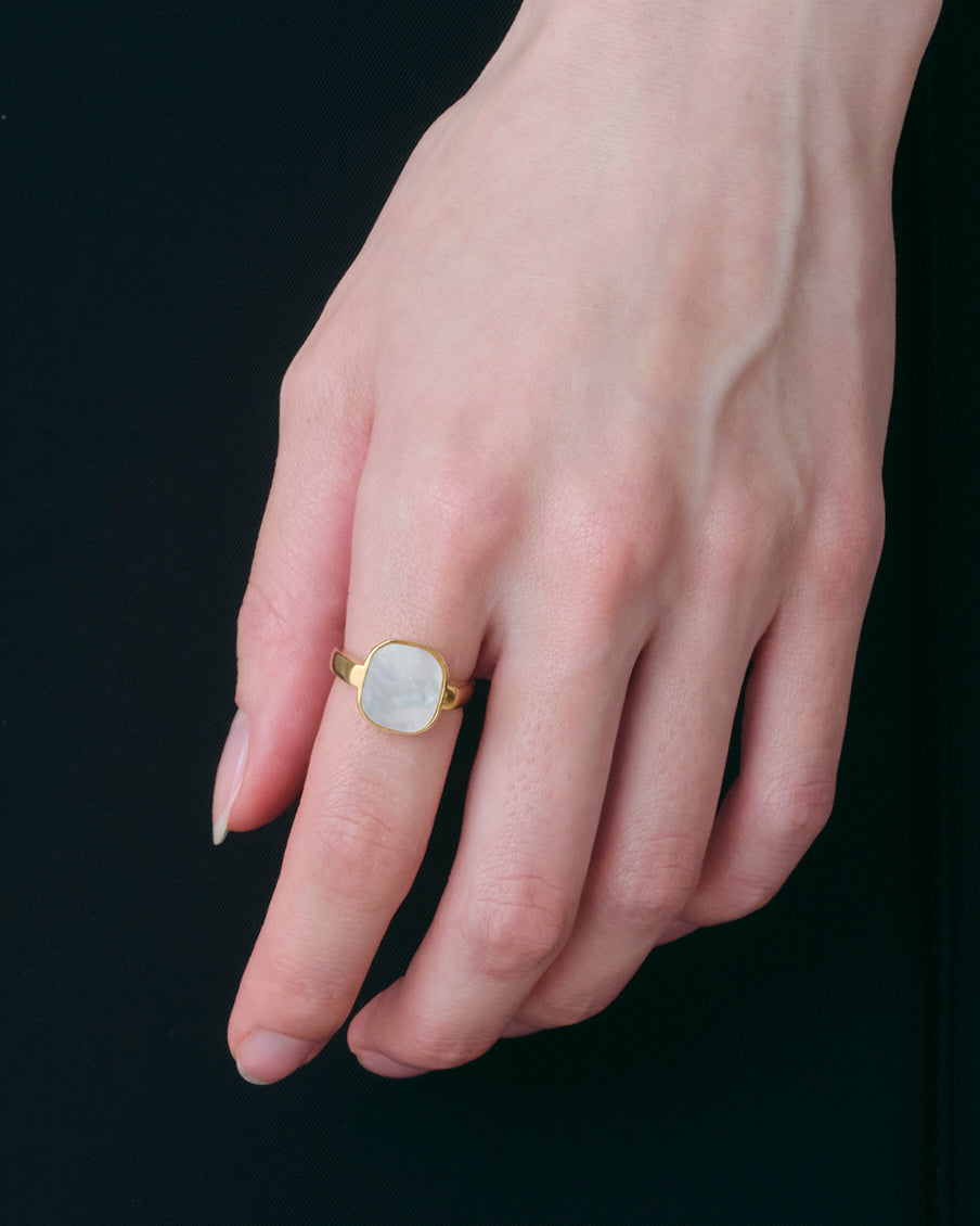 Shell Window Ring -Gold-