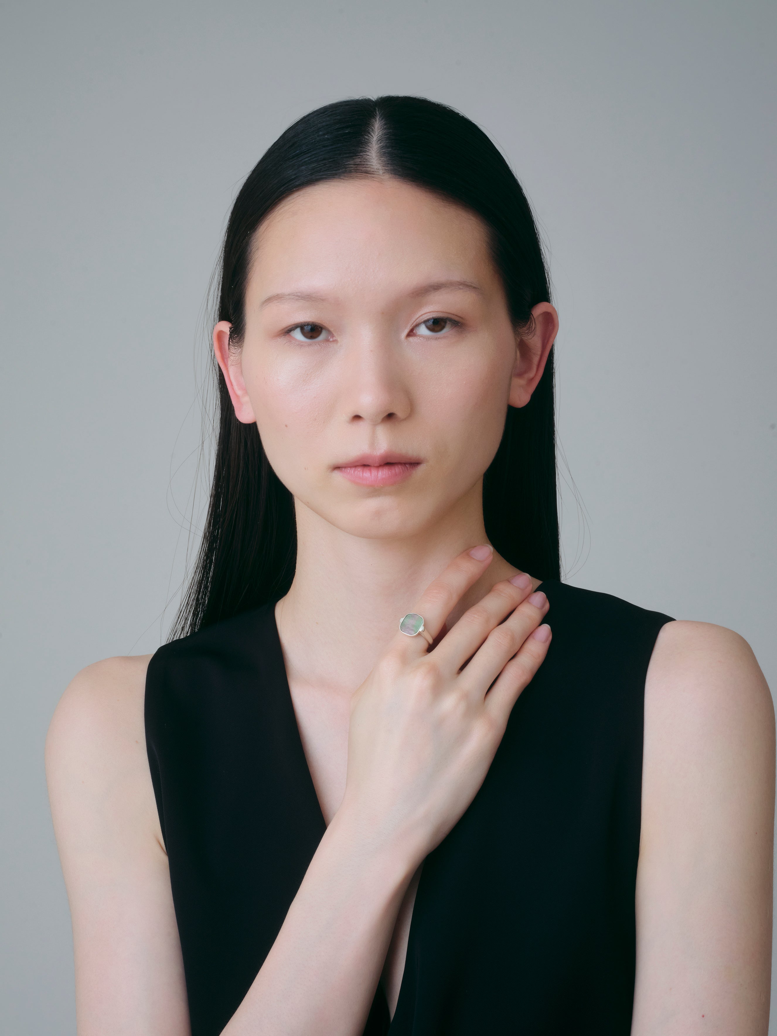 Black Shell Window Ring -Silver-