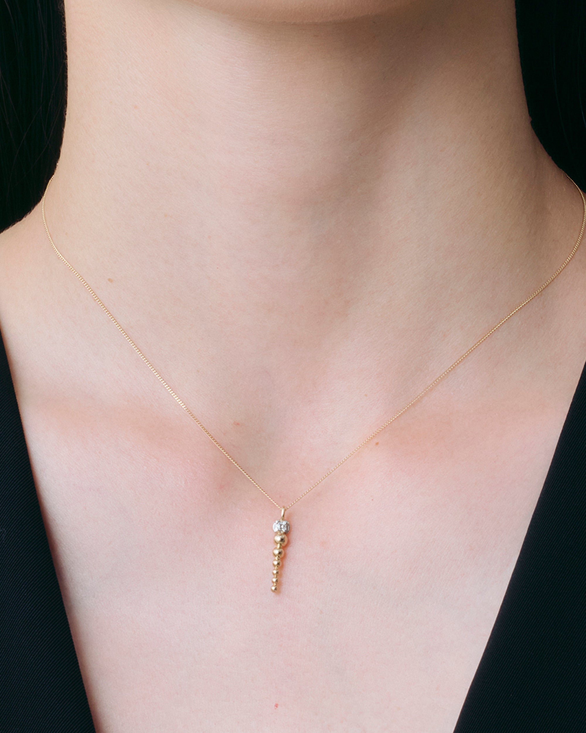 Grain Conch Shell Diamond Carre Necklace