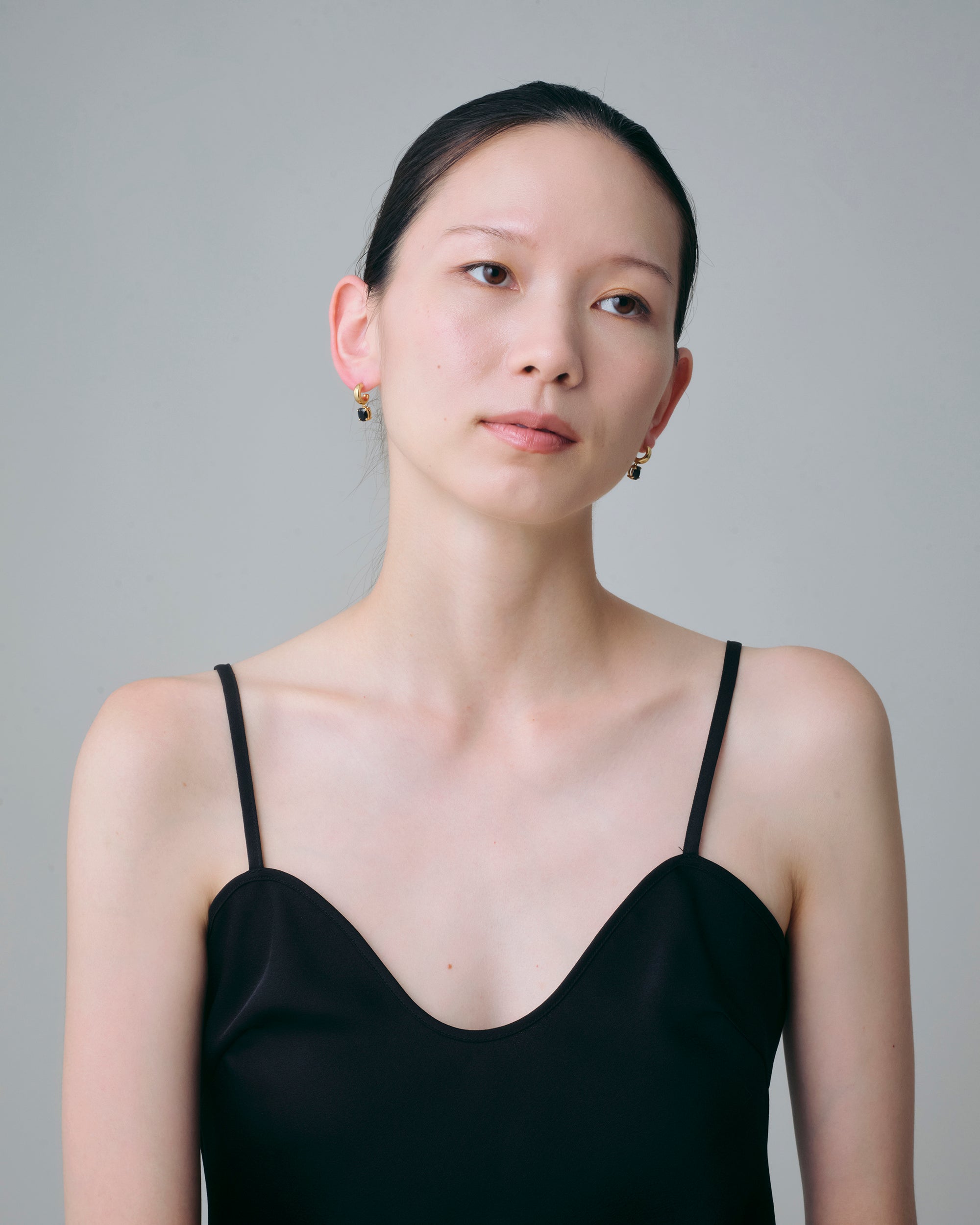 Sunny C Stone Pierces Onyx -Gold-