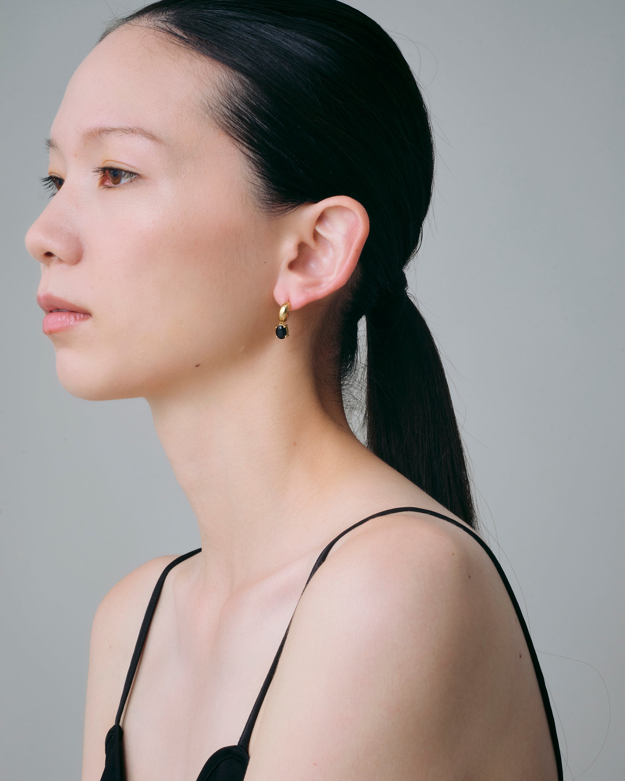 Sunny C Stone Pierces Onyx -Gold-