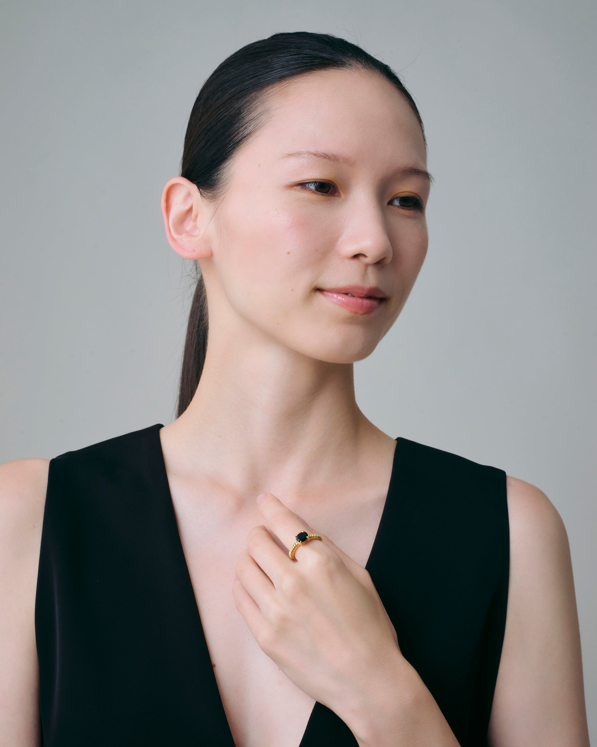Onyx Spring Stone Ring -Gold-