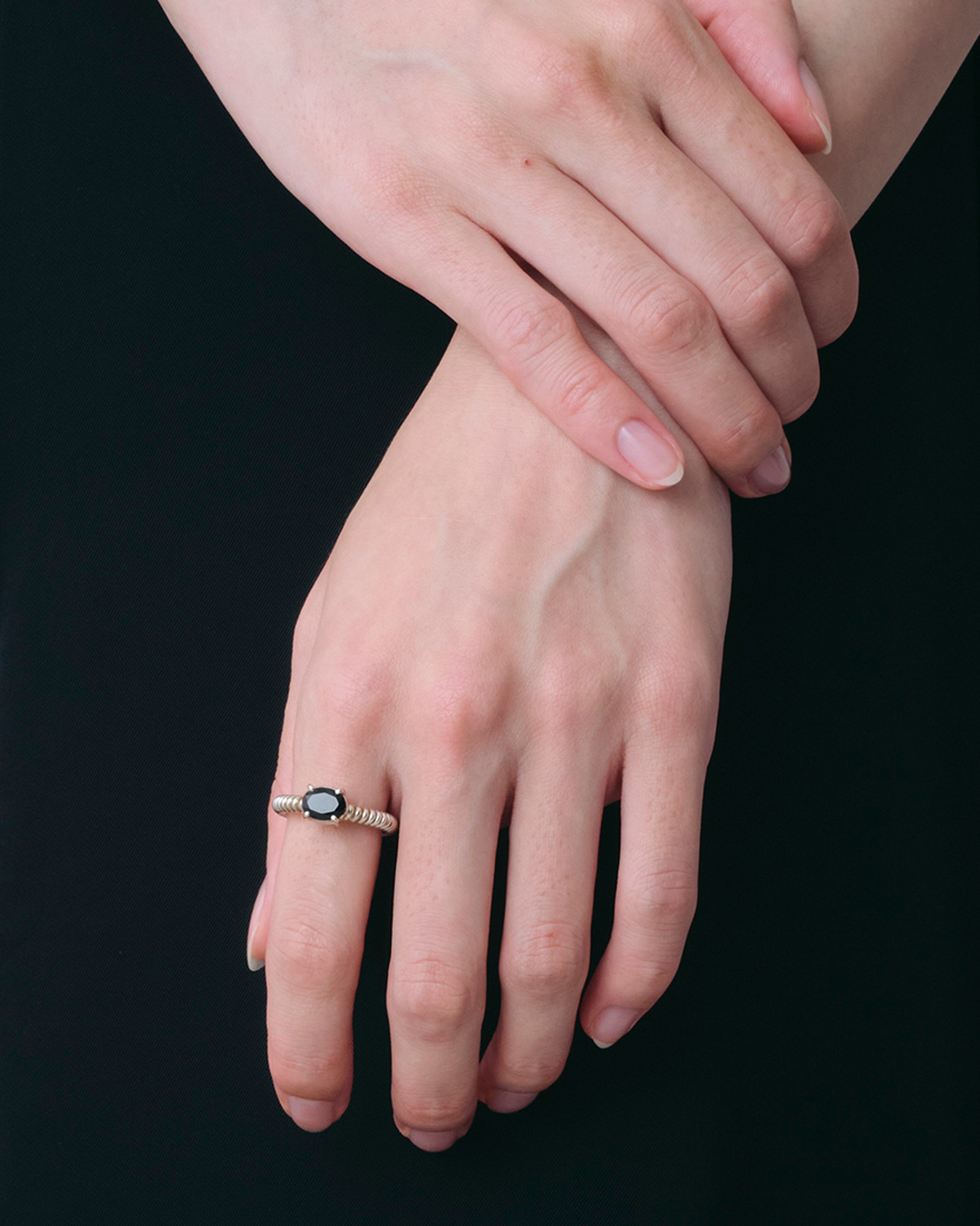 Onyx Spring Stone Ring -Silver-