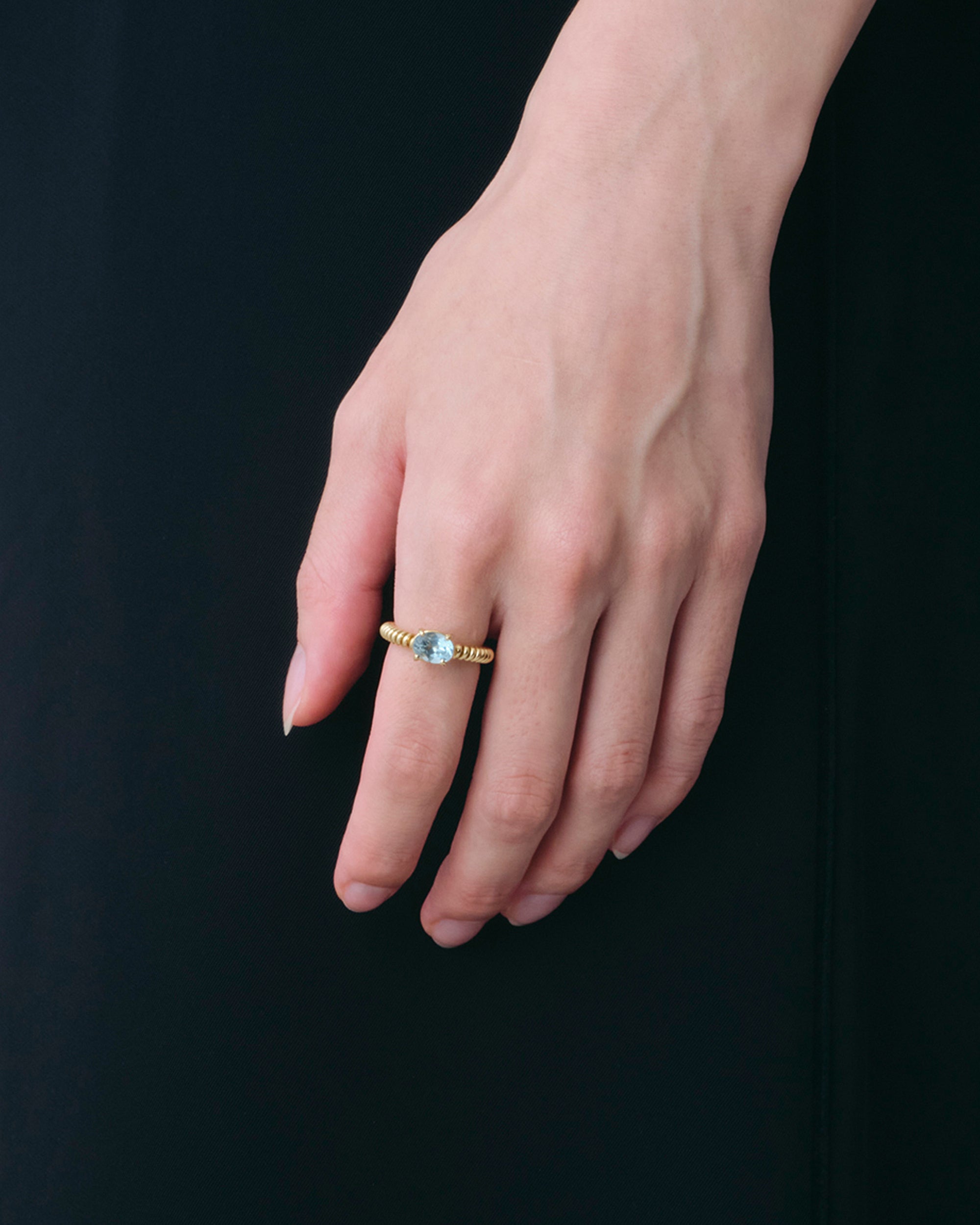 Blue Topaz Spring Stone Ring -Gold-