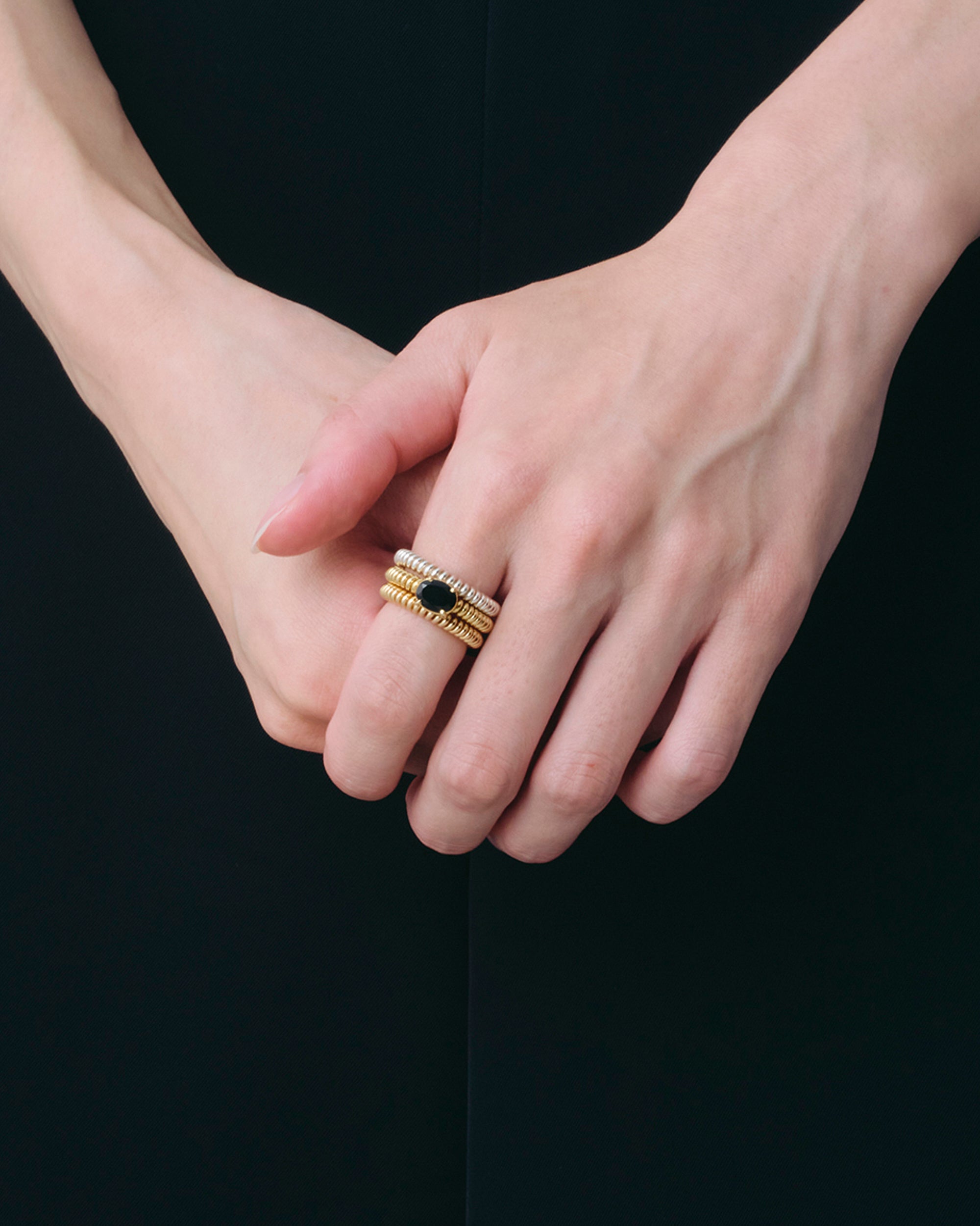 Onyx Spring Stone Ring -Gold-