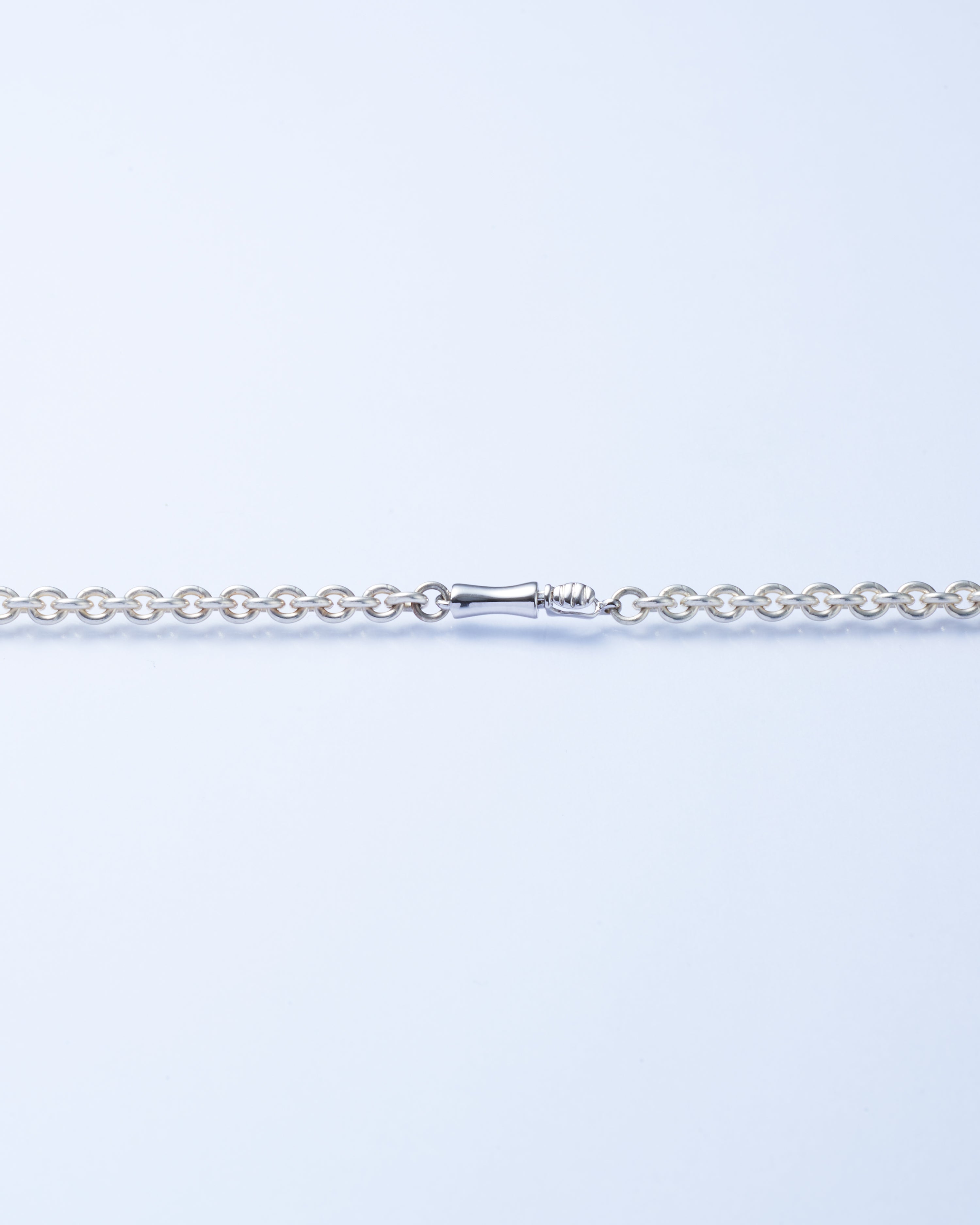 White Shell × Black Shell Oval Necklace -Silver-