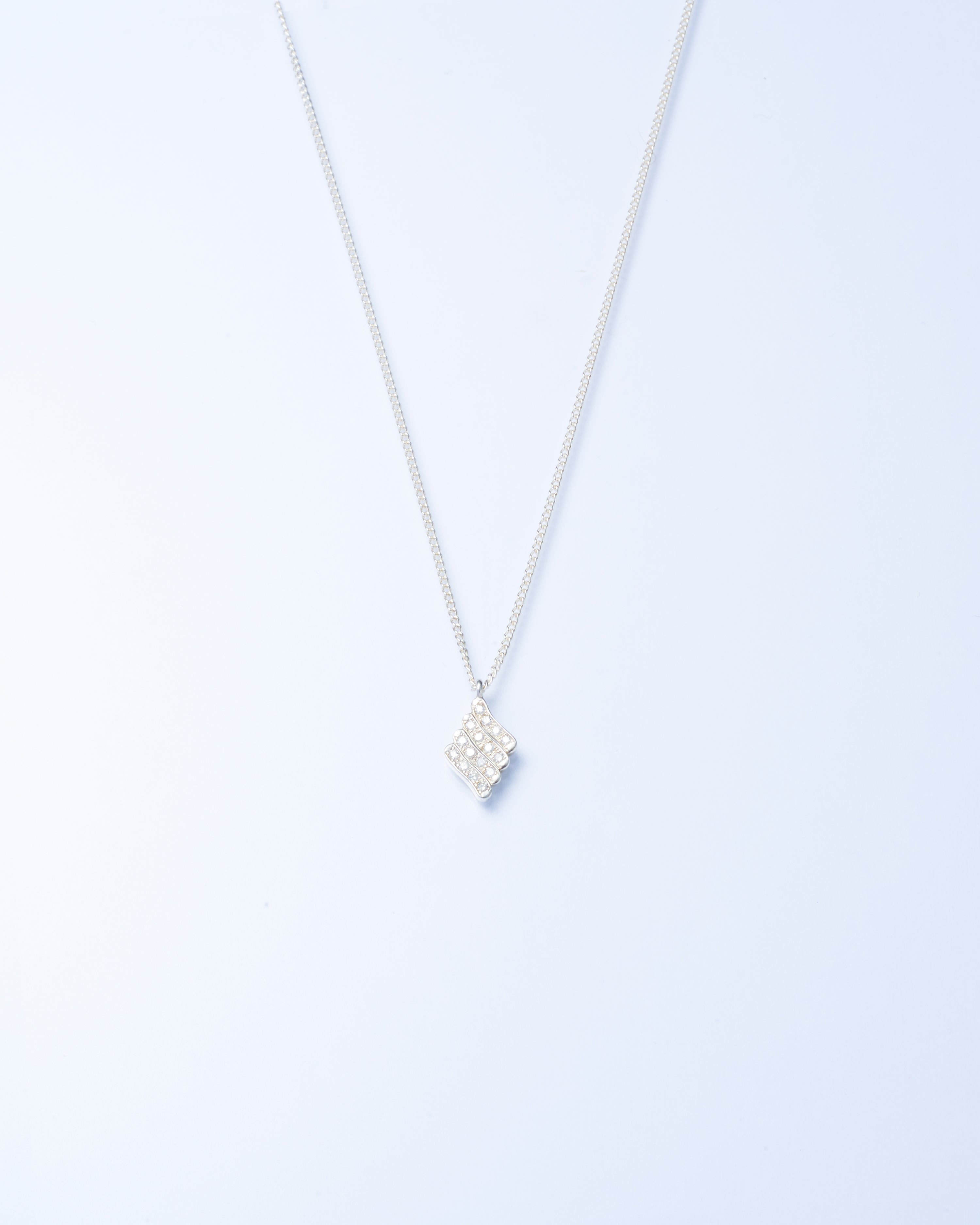 With Water Necklace Flow