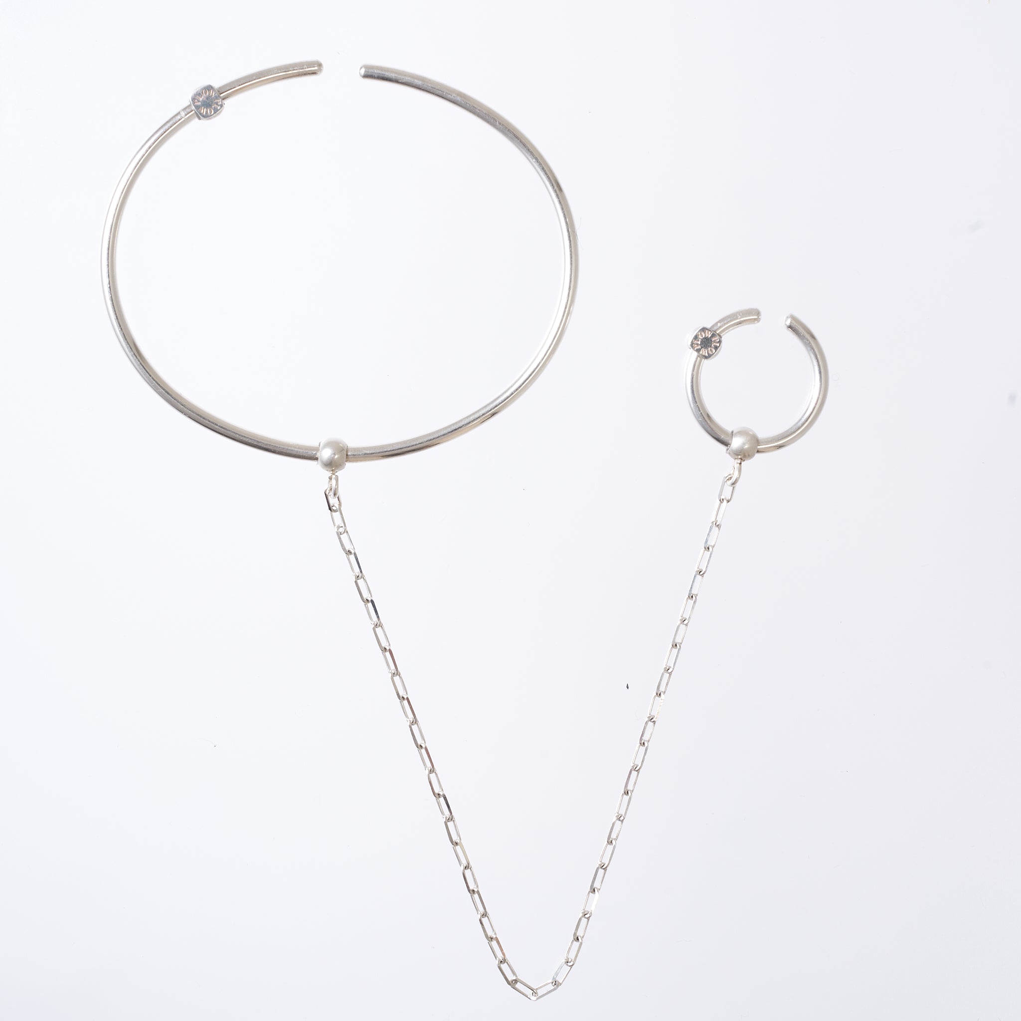 公式オンラインストア限定）Chain Cham L Earcuff Ring Bracelet