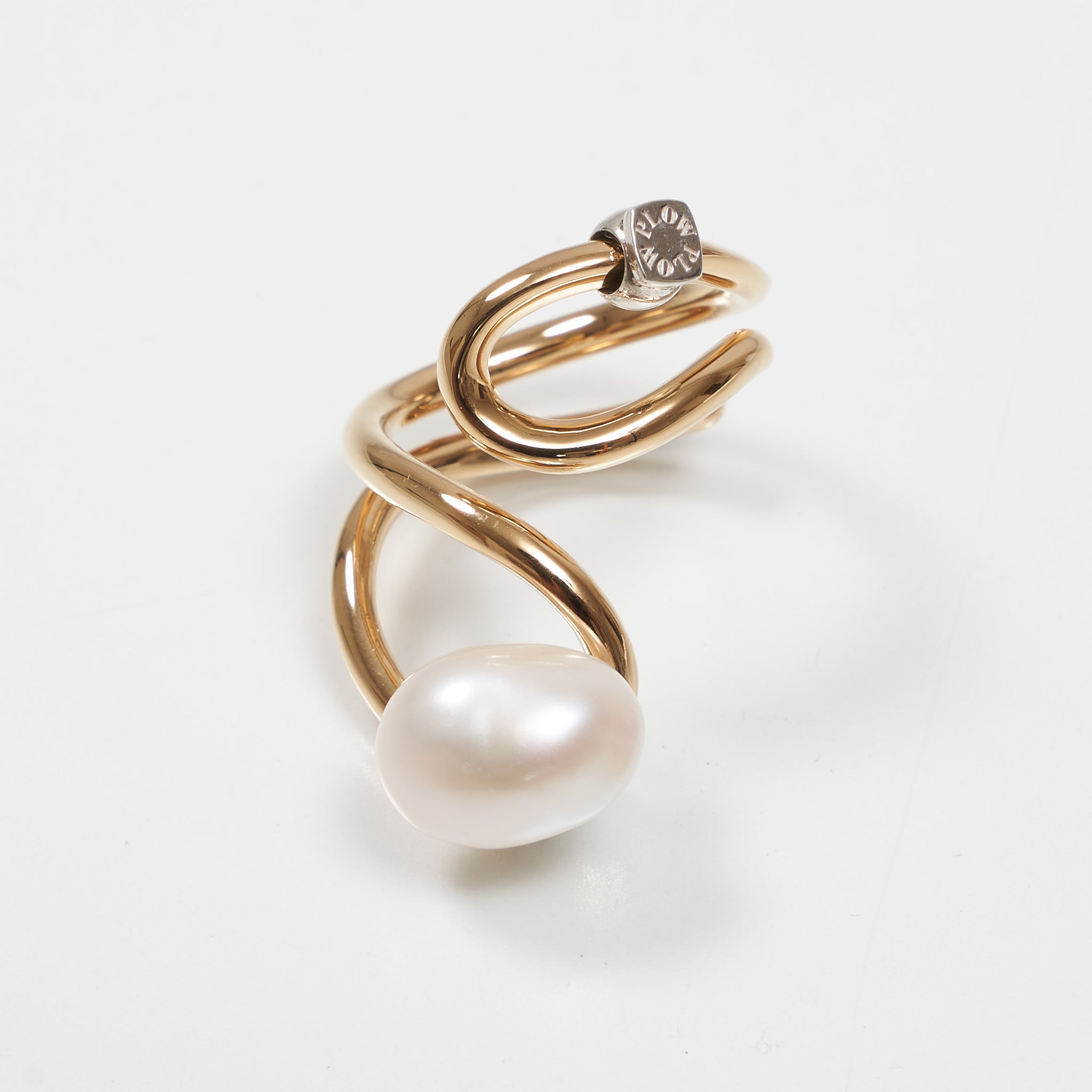 Wave Ring -Hug- Gold