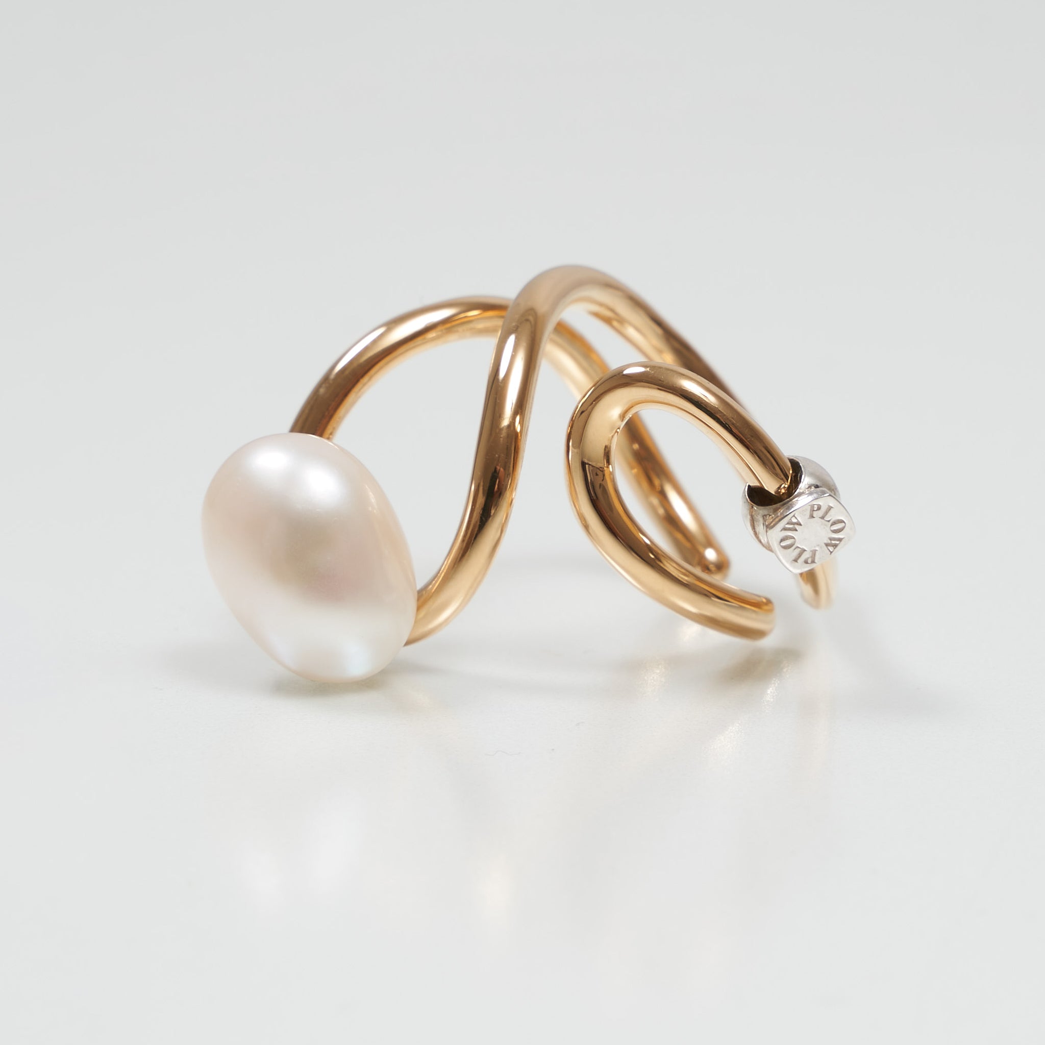 Wave Ring -Hug- Gold