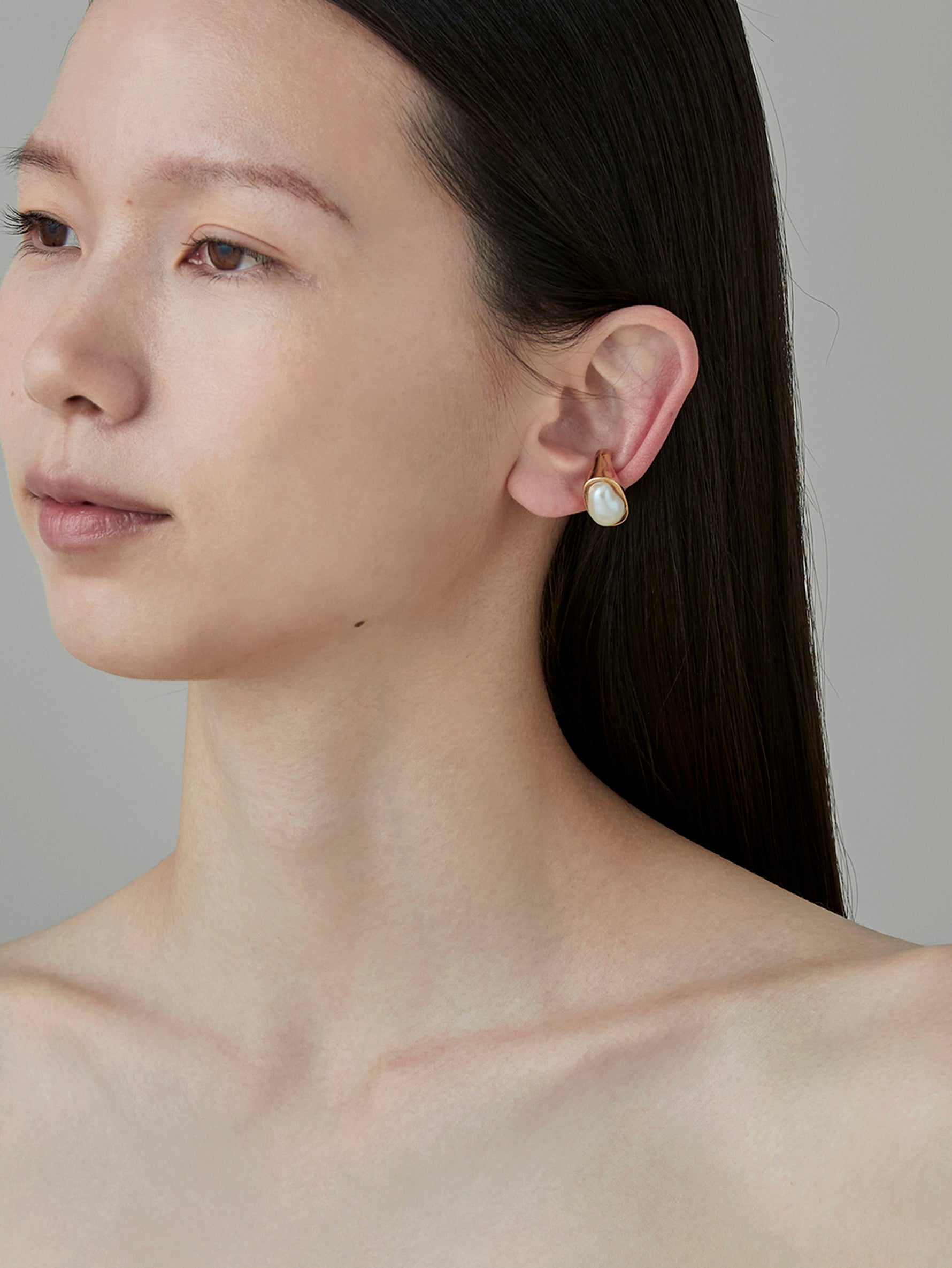 Pearl Ear Cuff -Gold-