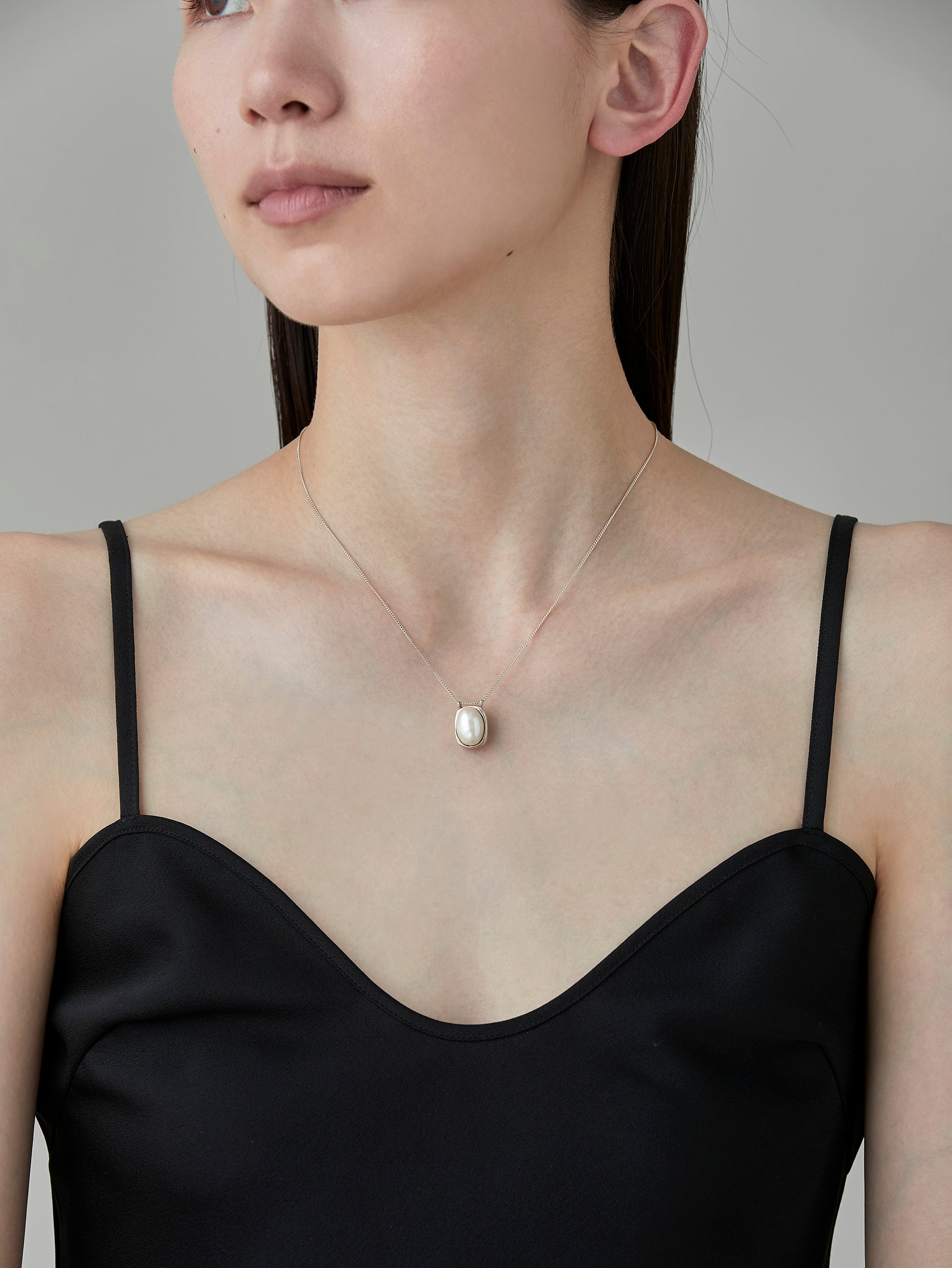 Pearl Top Necklace -Silver-