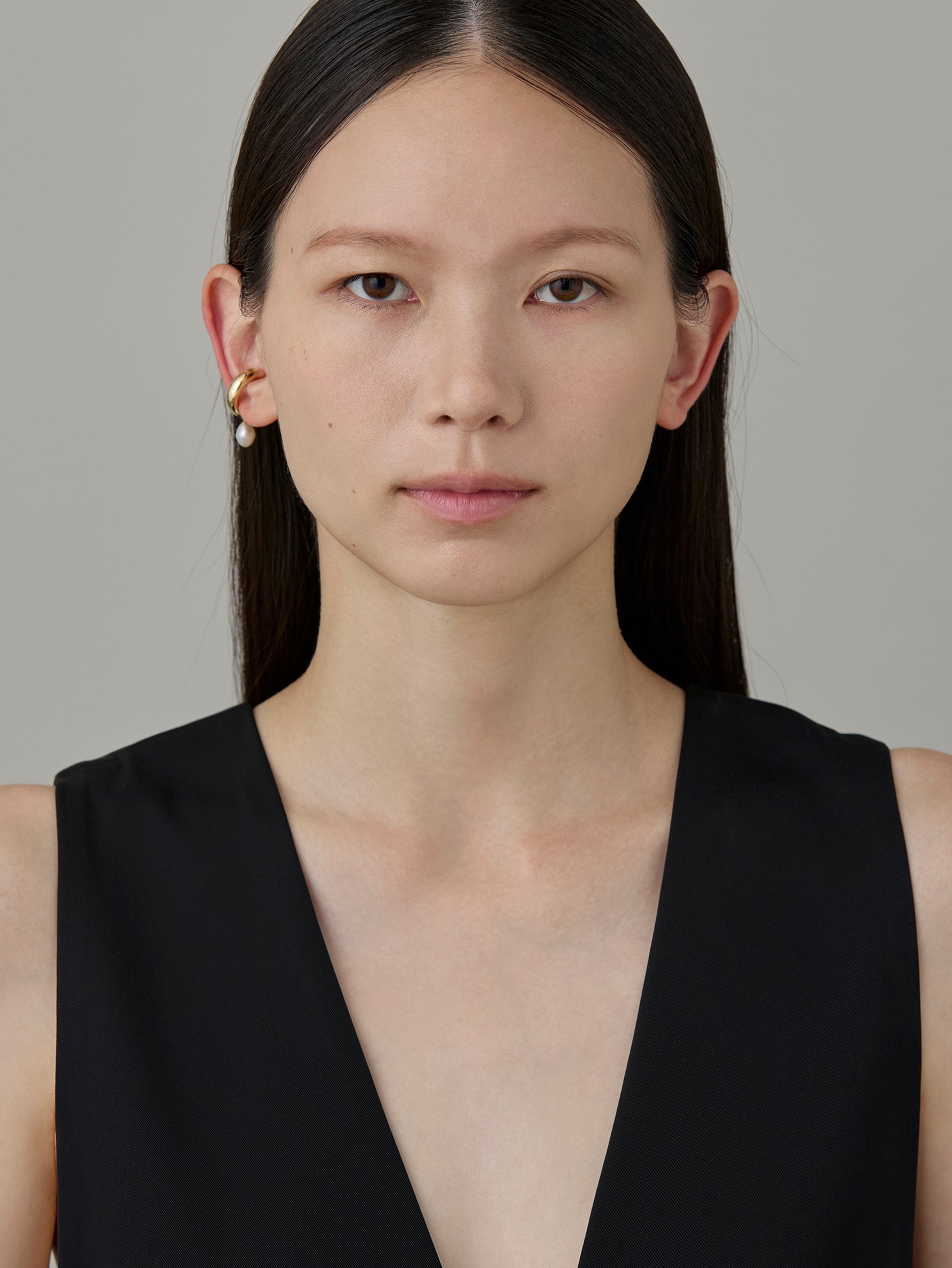 Sunny C Pearl Earcuff -Gold-