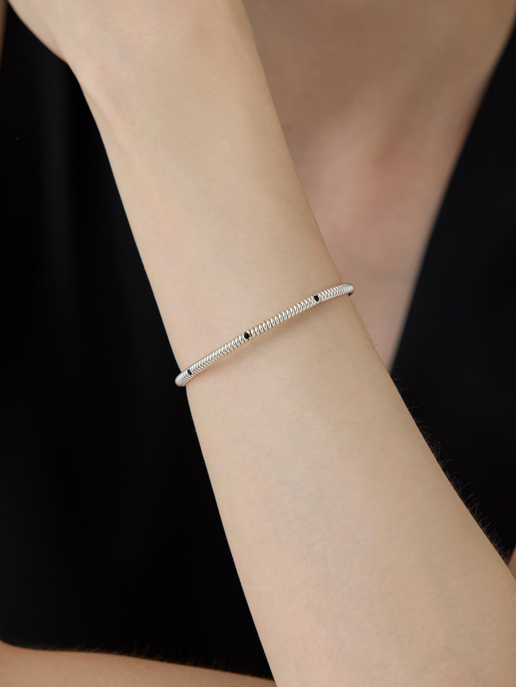 Spring 4 Stone Bangle Onyx -Silver-