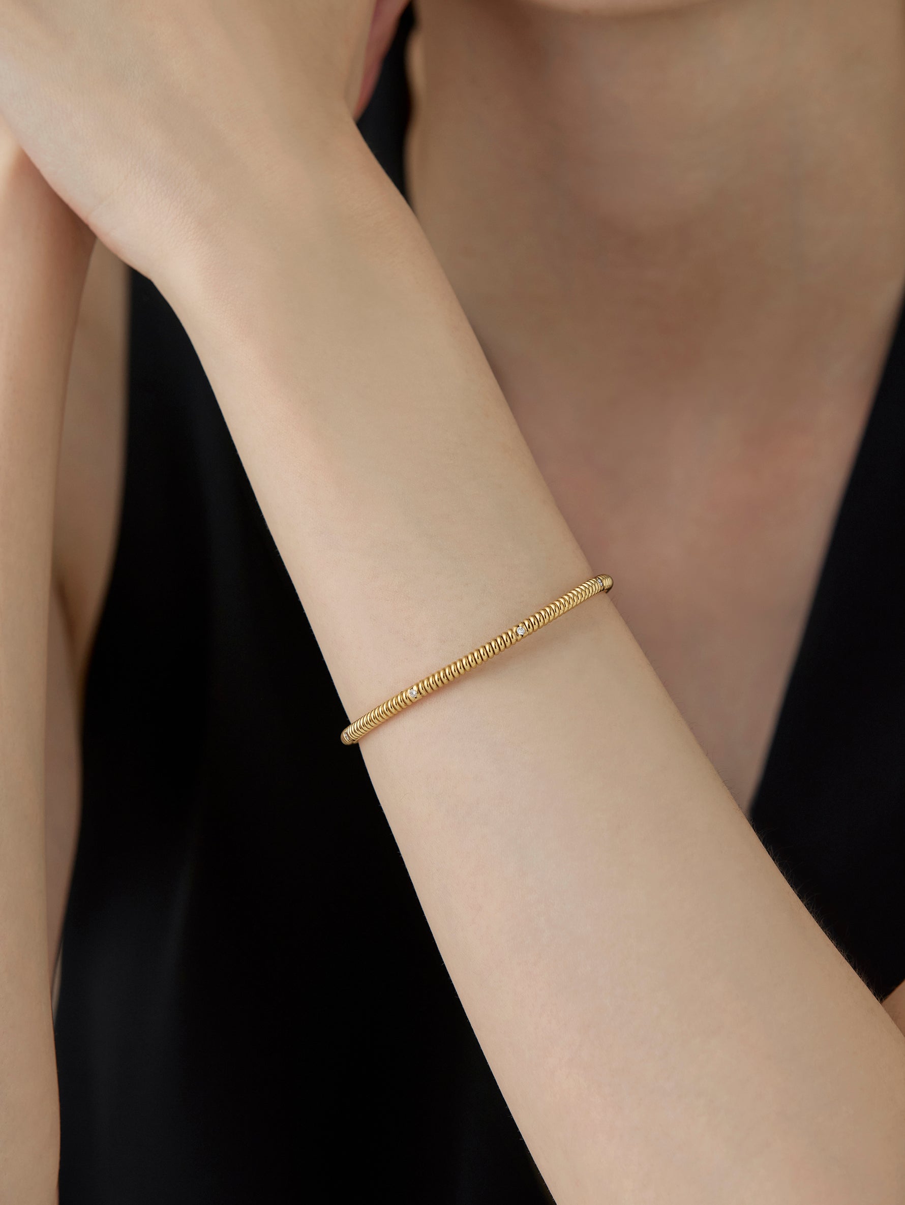 ★PLOW Spring 4 Stone Bangle Diamond Gold Spring 4 Stone Bangle Diamond -Gold-