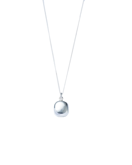 White Shell Window Necklace -Silver-