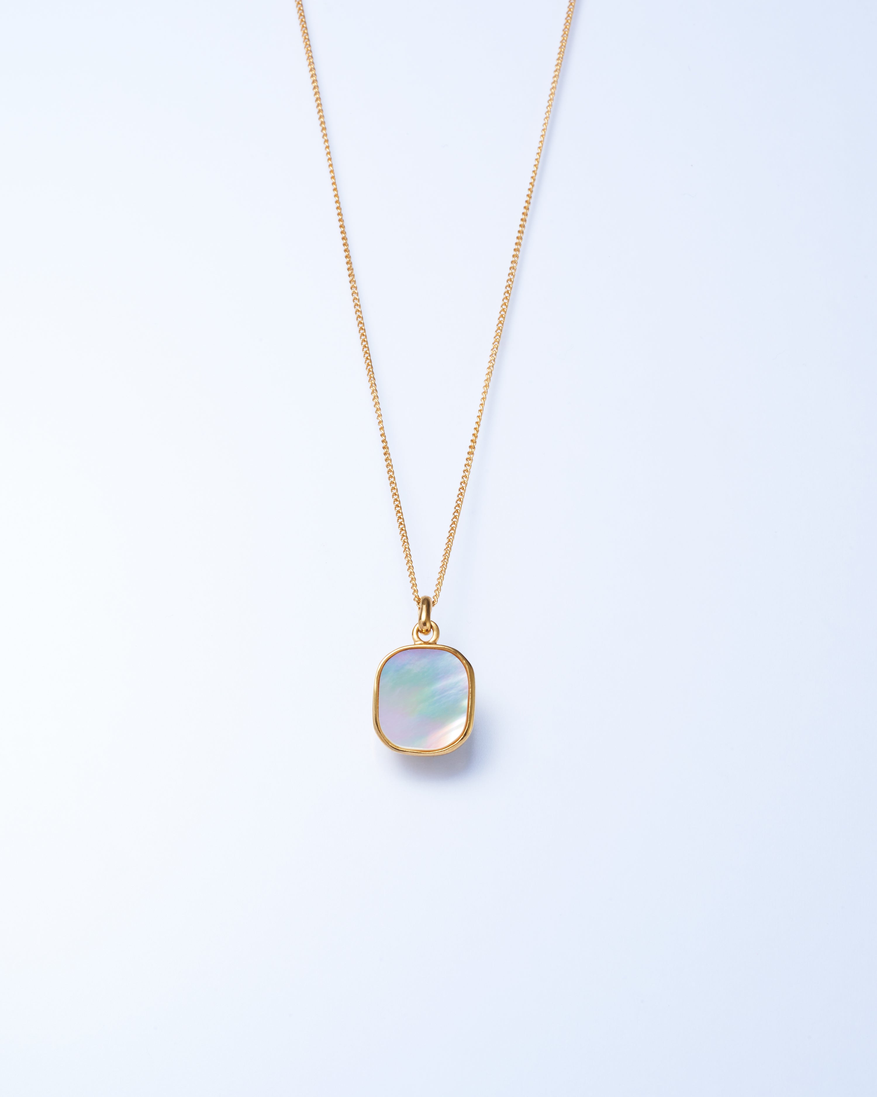 White Shell Window Necklace -Gold-