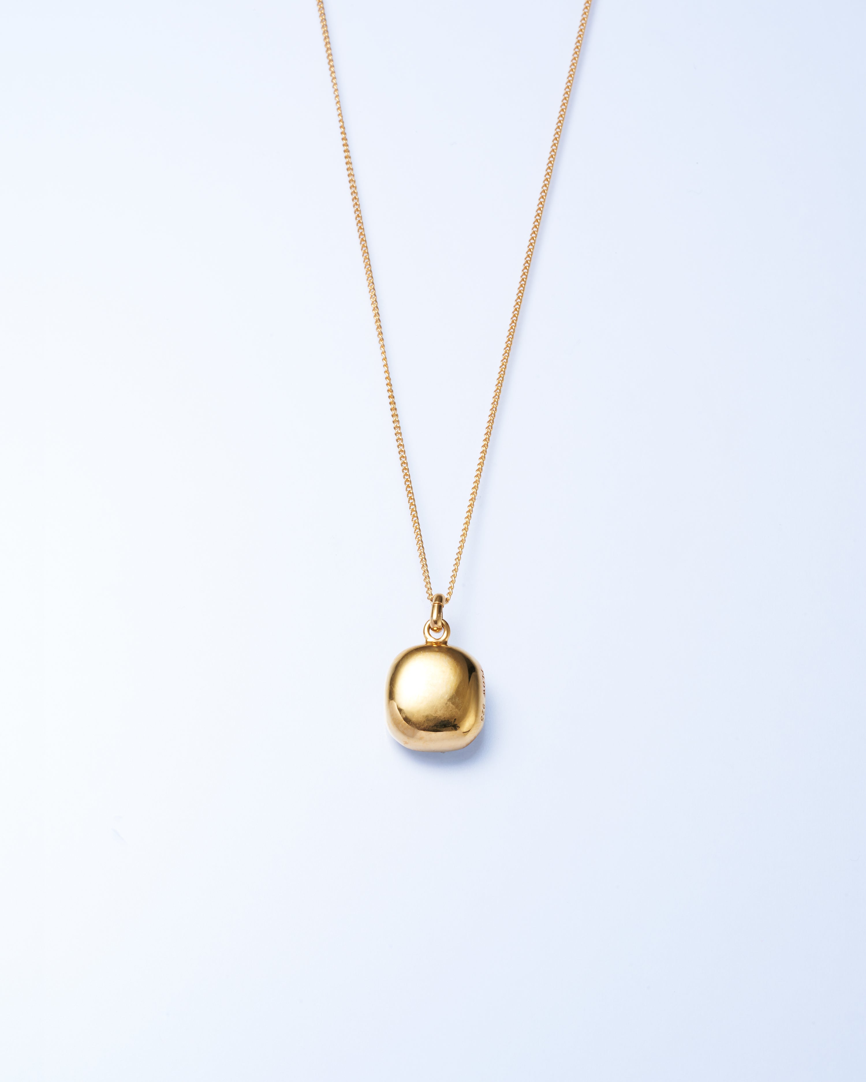 White Shell Window Necklace -Gold-